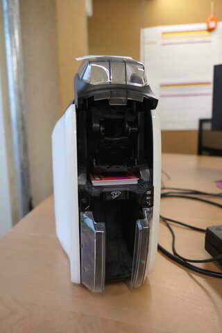 Cardprinter Zebra, Zc100