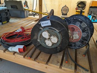 2x Kabelhaspel 230V