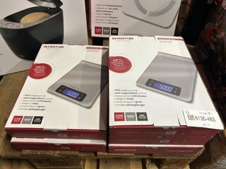 Diverse huishoudelijke apparaten keuken