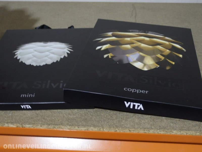 2x Lamp Vita Silvia, 1x Mini en 1x Copper » Onlineauctionmaster.com