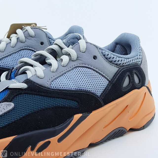 Paar sneakers maat 37 1 3 Adidas Yeezy Boost 700 GW0296