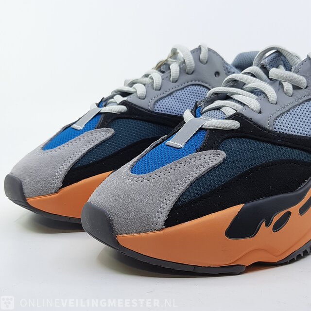 Paar sneakers maat 37 1 3 Adidas Yeezy Boost 700 GW0296 Onlineveilingmeester