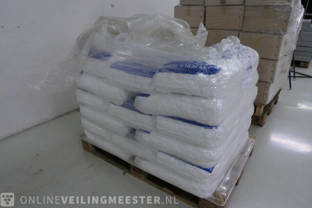 Approx. 30x bag of 25 kilos Softening salt BWT Perla tabs »  Onlineauctionmaster.com