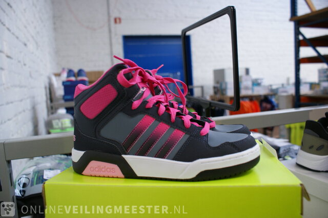 2x Turnschuhe (Größe 33 und 36 2/3) Adidas Neo, BB9TIS Mid K »  Onlineauctionmaster.com