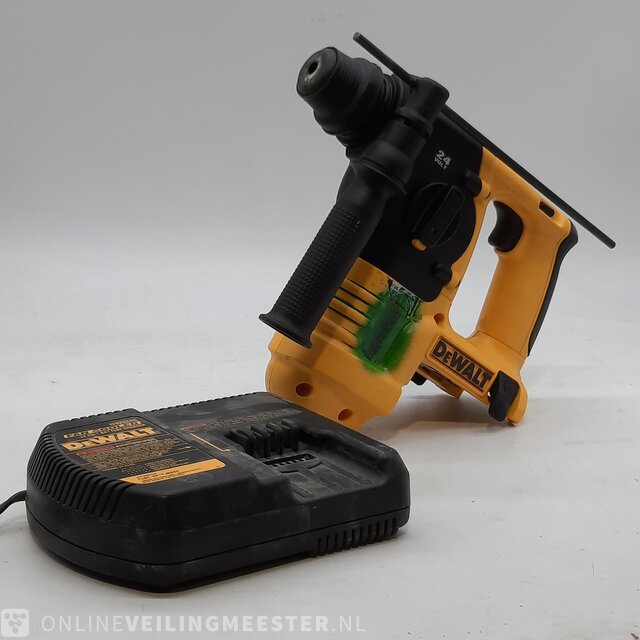 Cordless hammer drill DeWalt DC223 Onlineauctionmaster