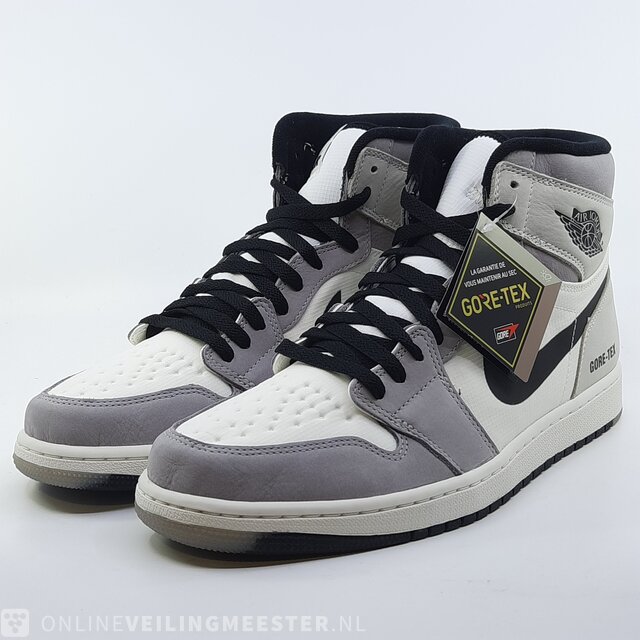 Paar sneakers maat 46 Nike Air Jordan 1 Element DB2889 100 Onlineveilingmeester