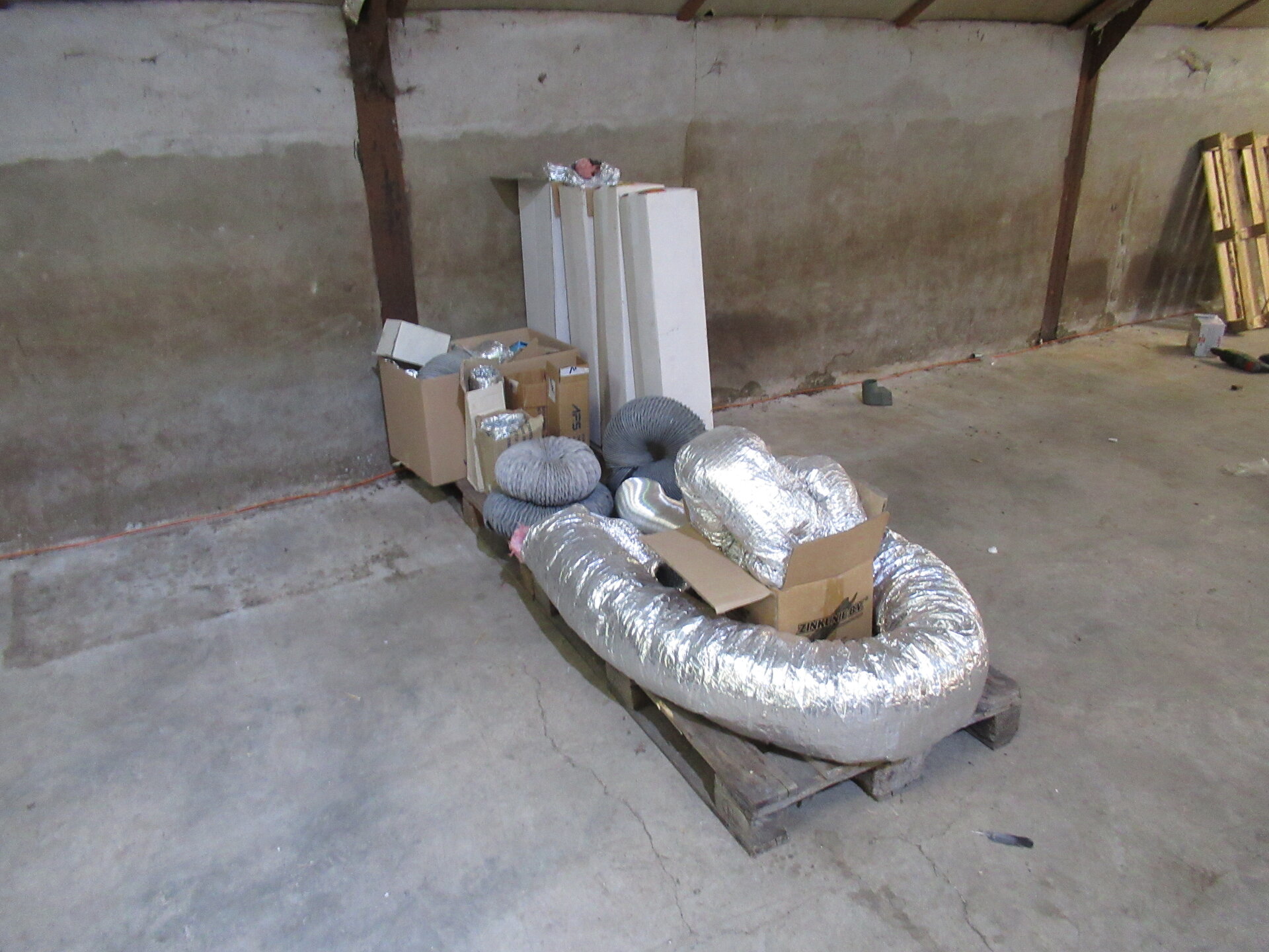 2 pallets met (buis)isolatiematrialen Veilingagenda