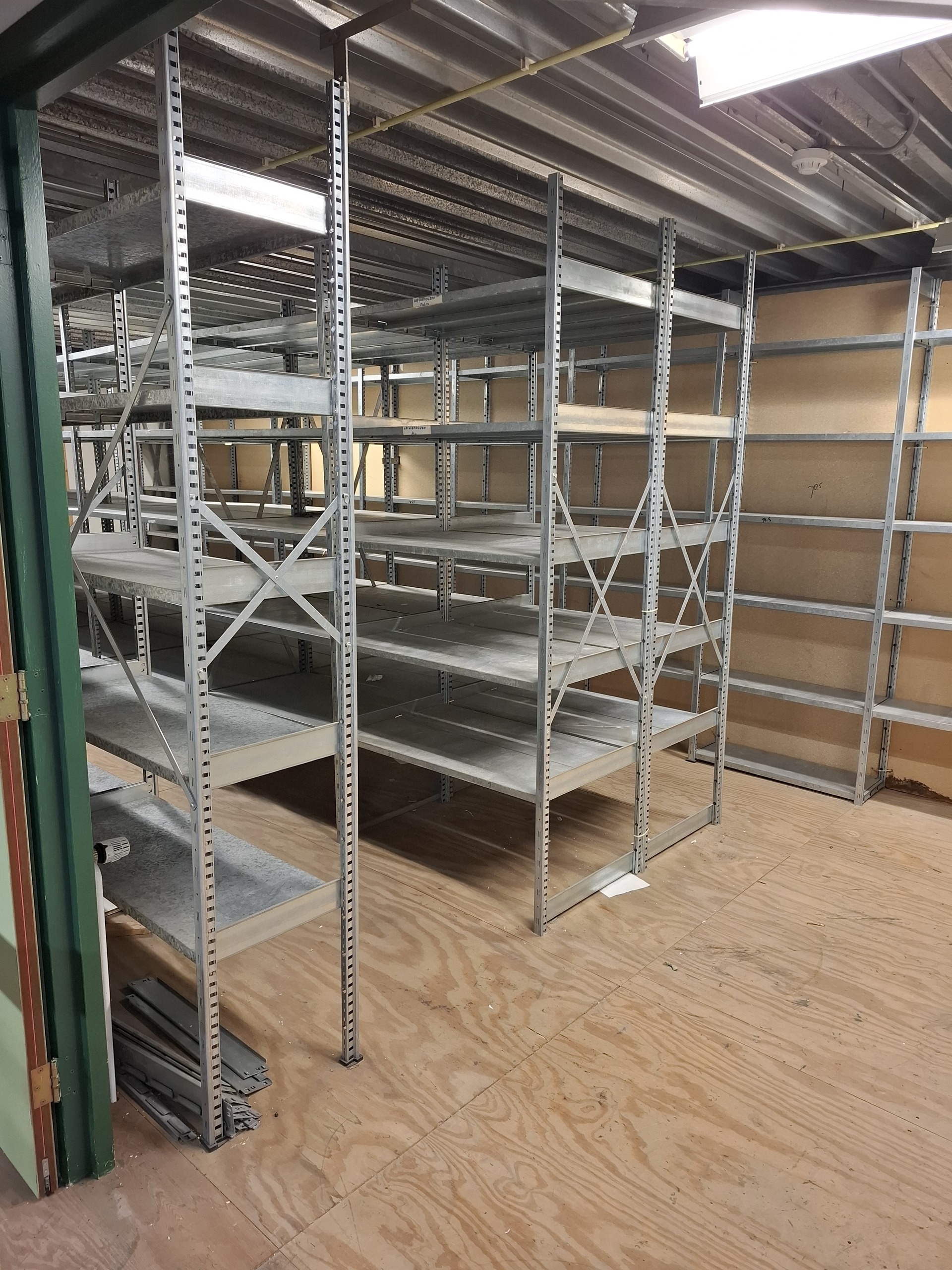 Ca 28mtr metalen stelling