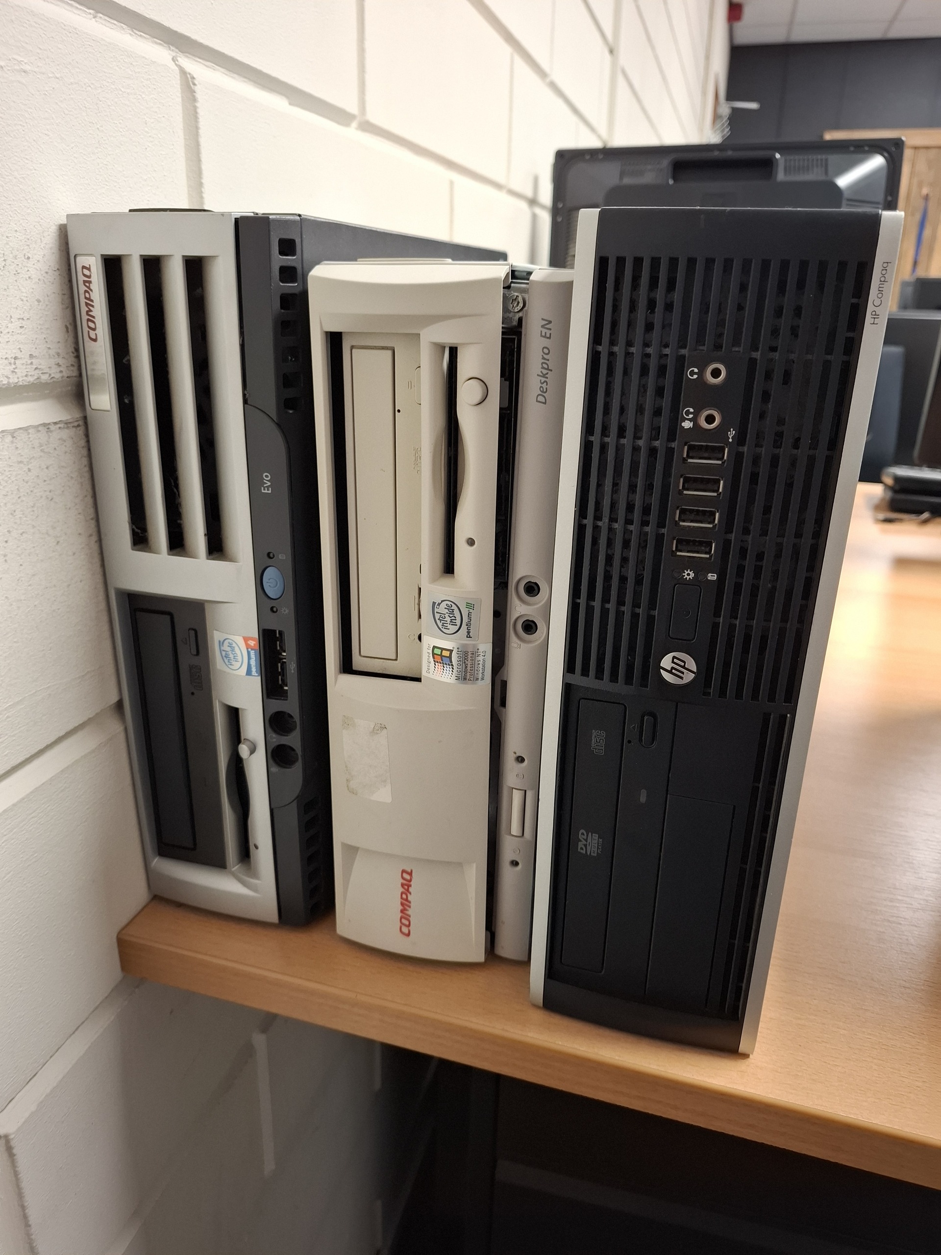 3x Computer O.a. HP, Compaq Deskpro, Compaq Deskpro Evo en HP 6300 SF