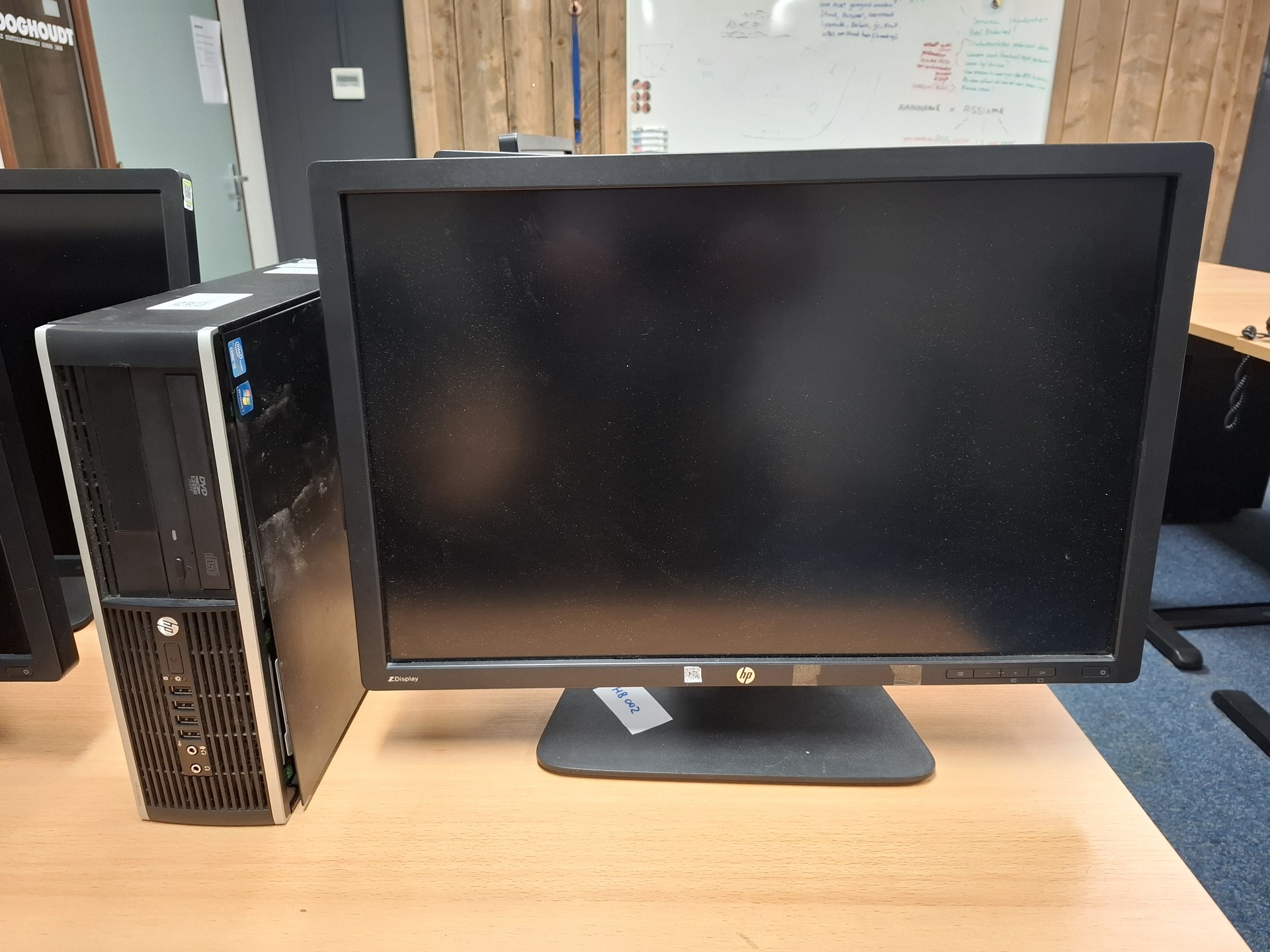 Computer met 2x beeldscherm HP, HP Pro 6300 SFF i5