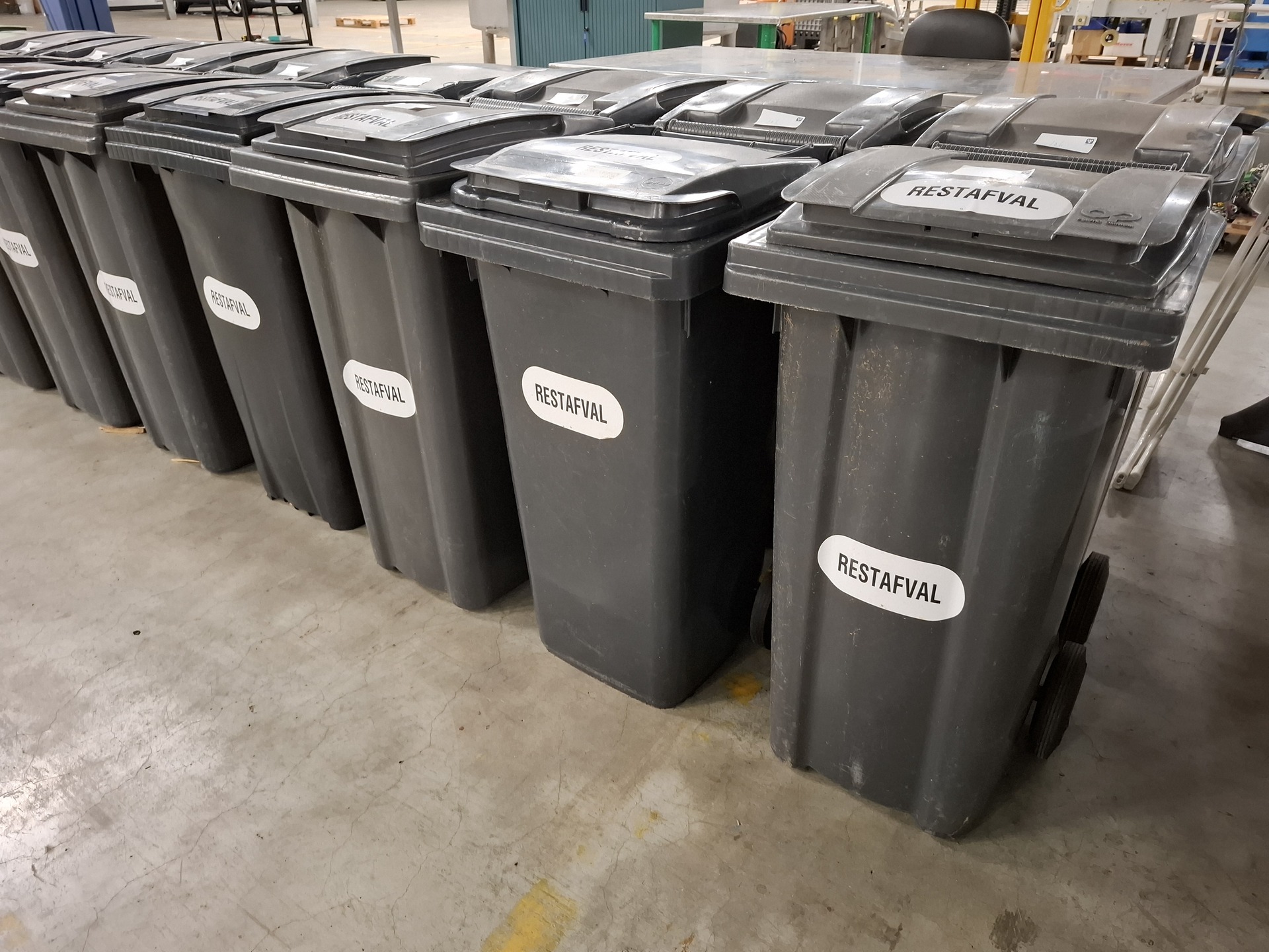 8x Kunststof afvalcontainer grijs