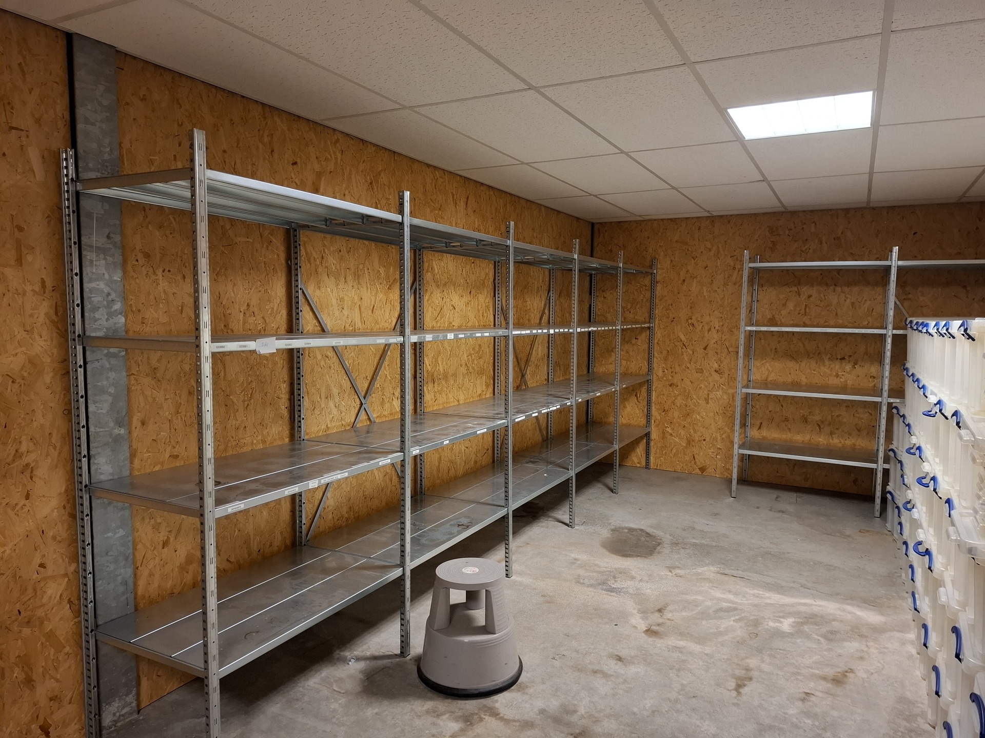 2x Metalen magazijnstelling