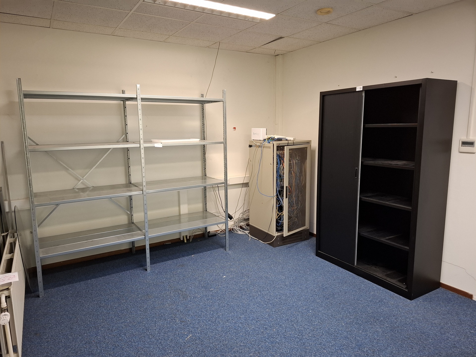 Lameldeurkast met stelling