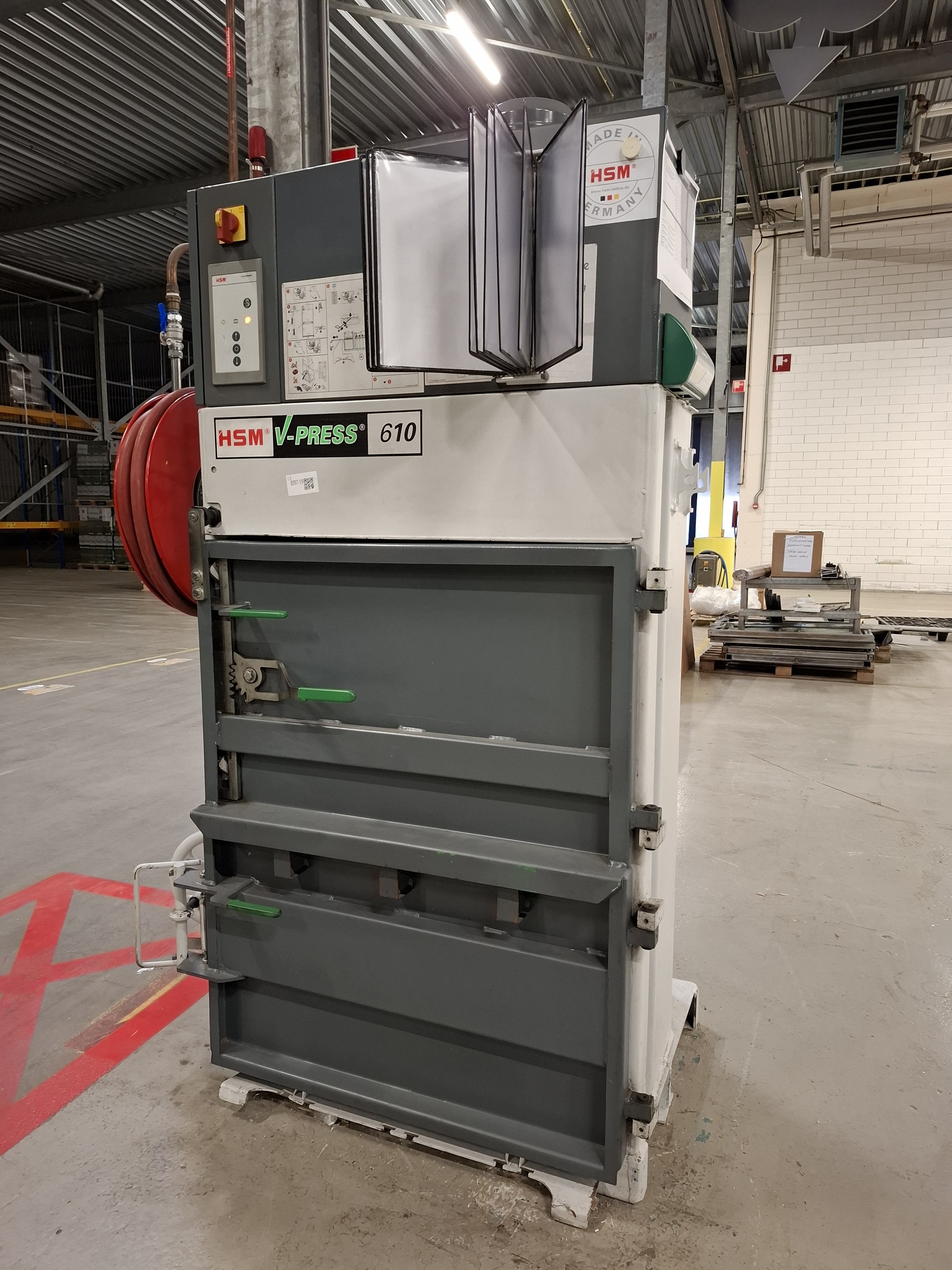 Afvalpers HSM, V-press 610, bouwjaar 2010