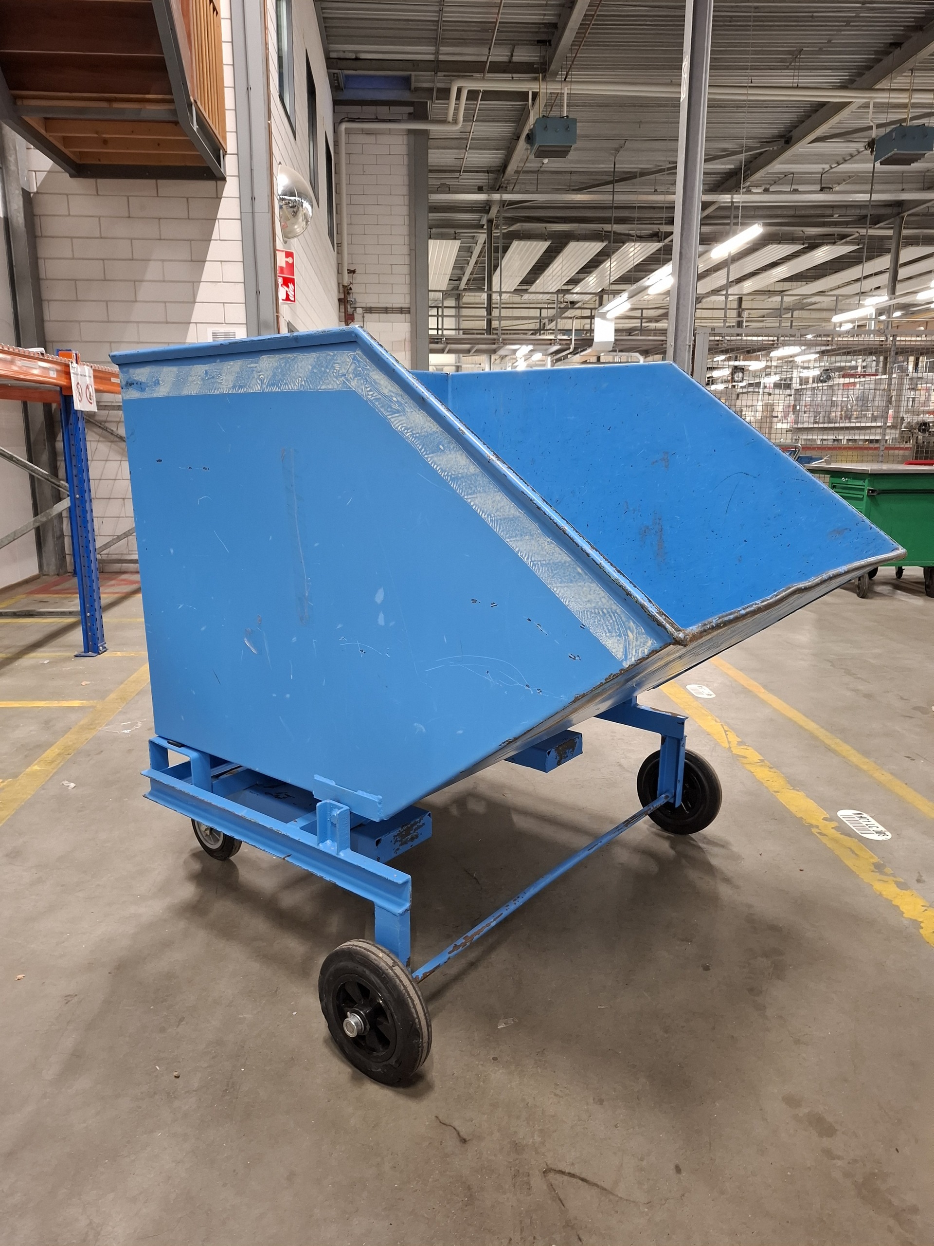 Mobiele kantelbak KW1000, bouwjaar 2008