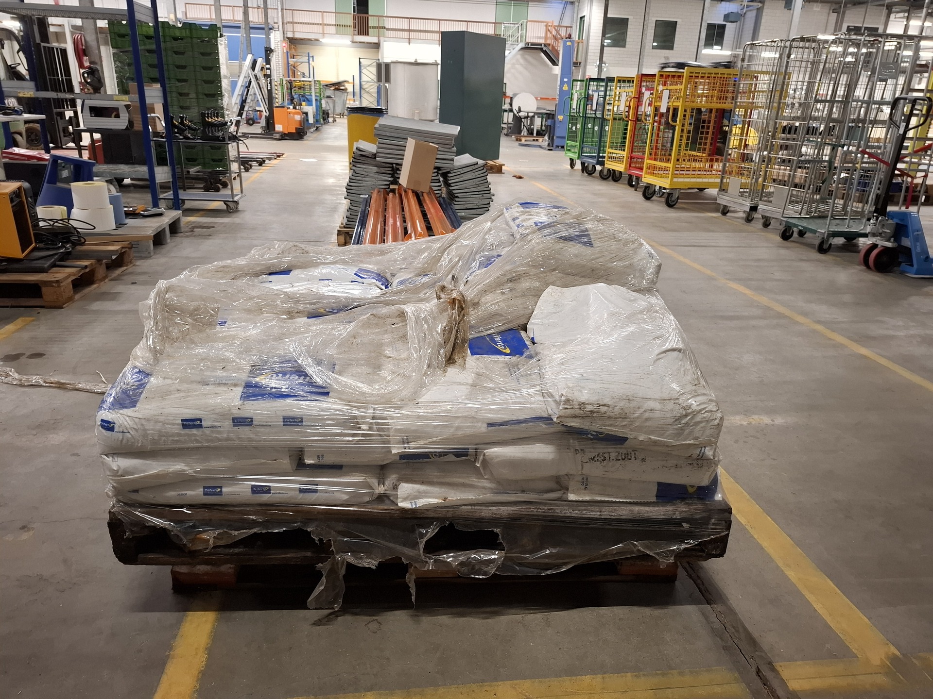 23 zak a 25kg strooizout