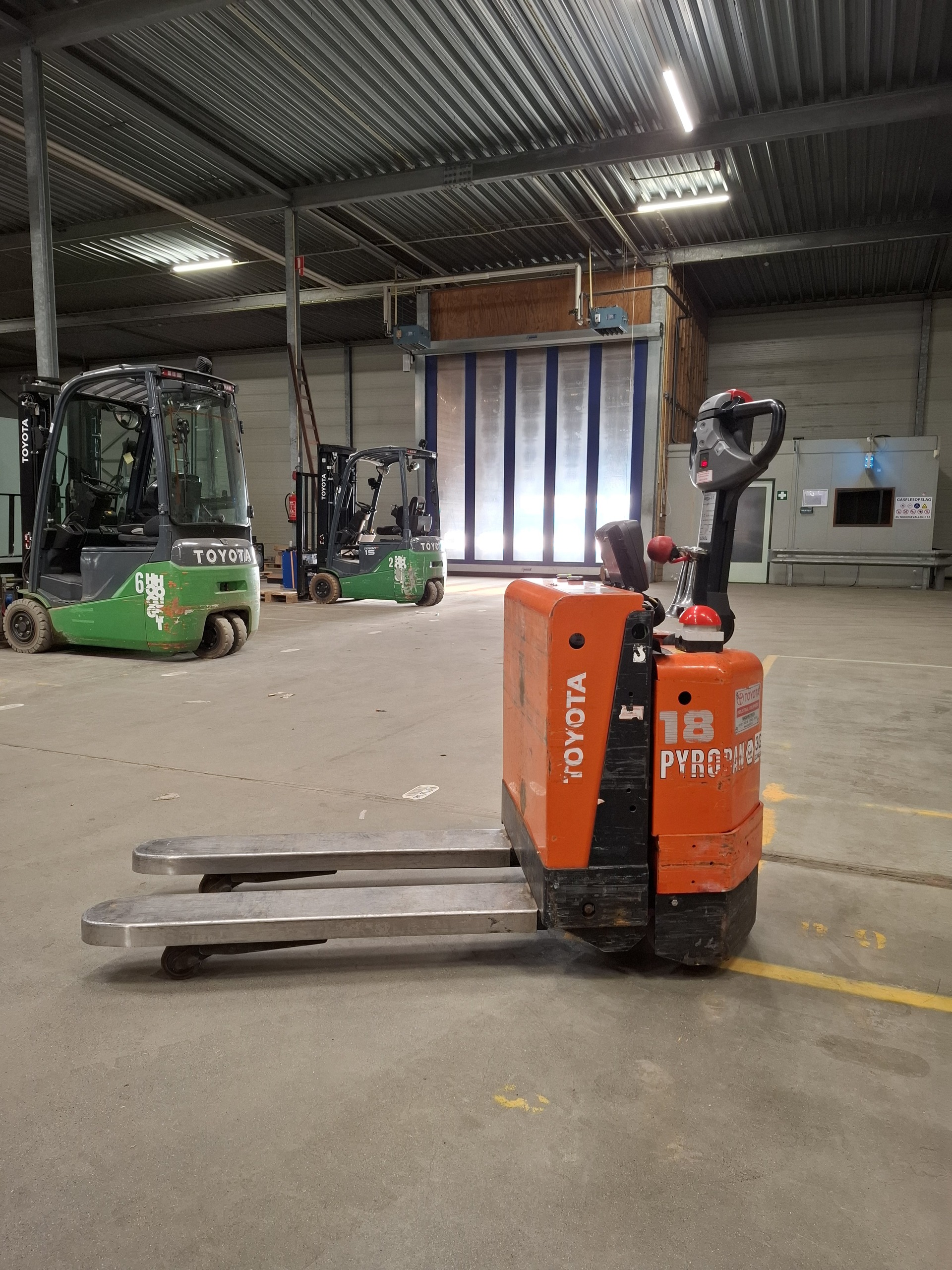 Elektrische pallettruck v.v. Pyroban systeem Toyota, LWE180, geschikt