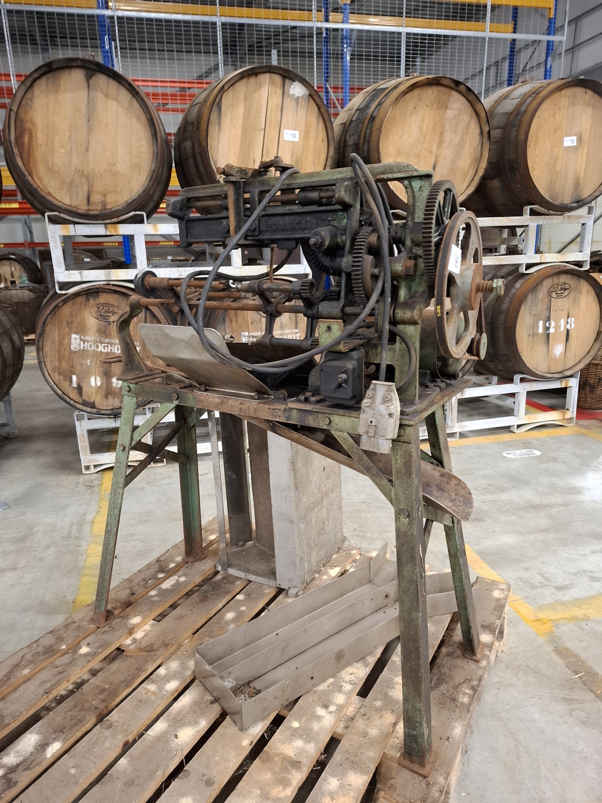 Nostalgische machine Leonhardt, HL614