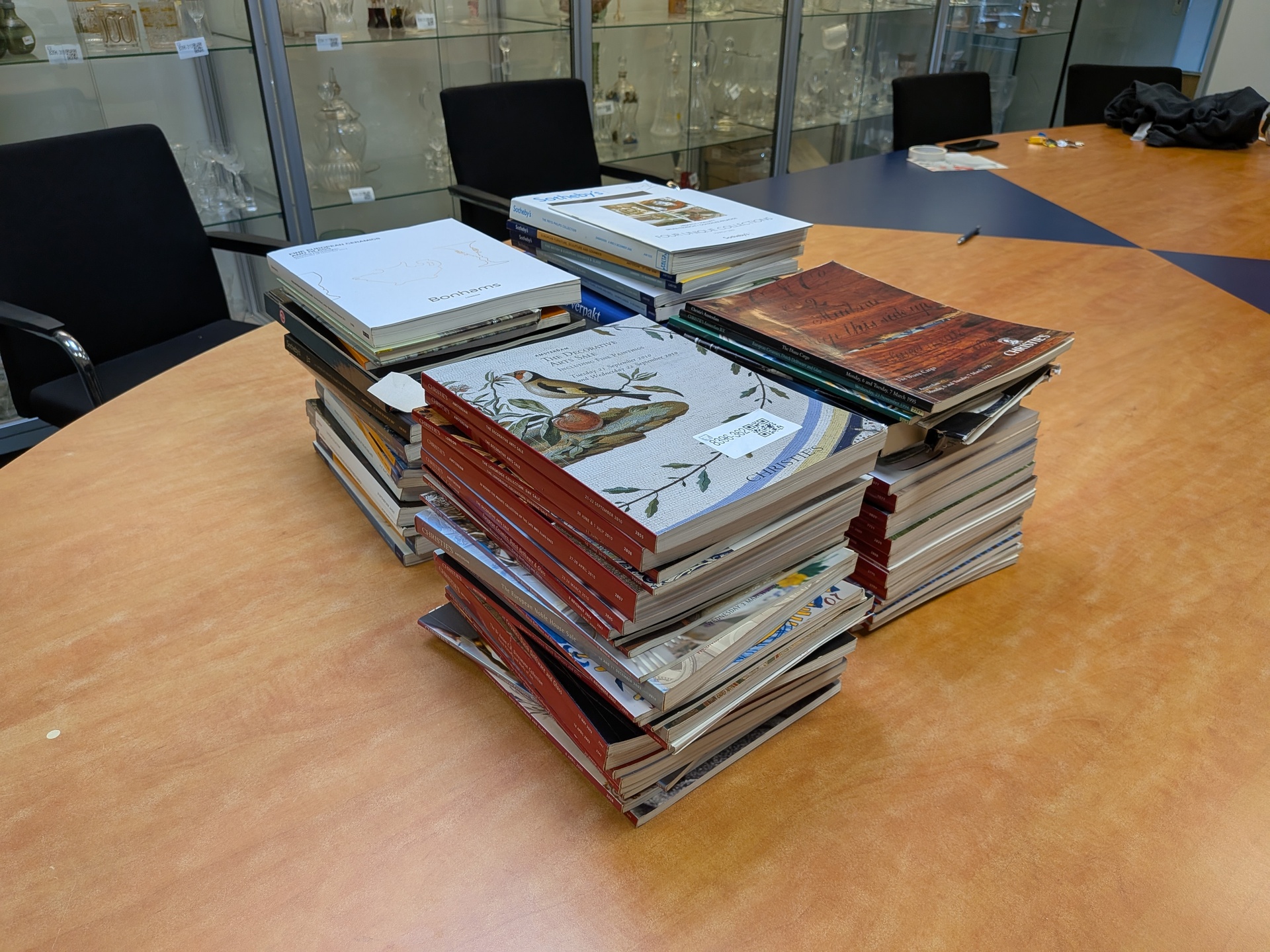 Assortiment boeken glaswerk