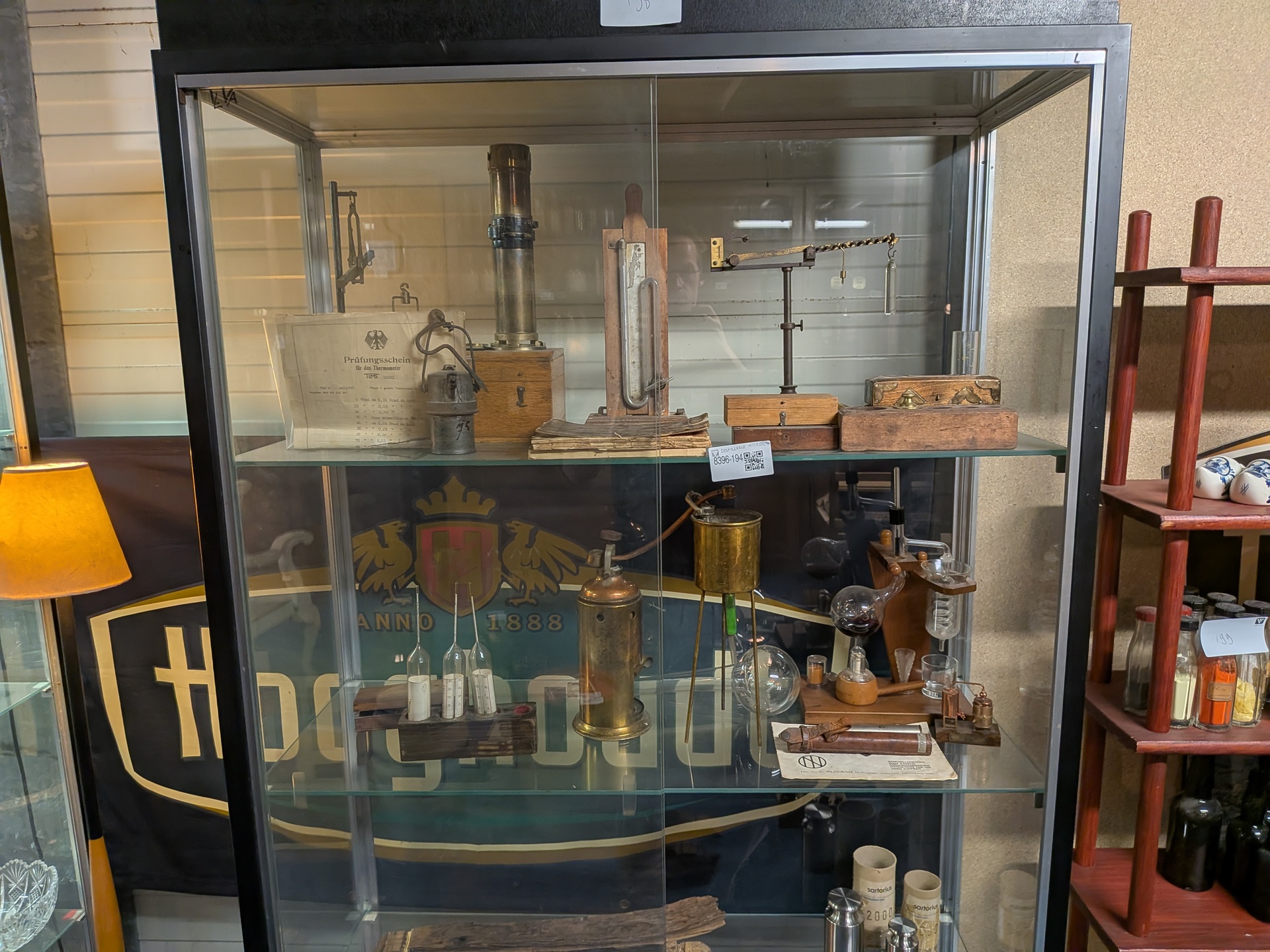 Diverse distilleer attributen en meetinstrumenten