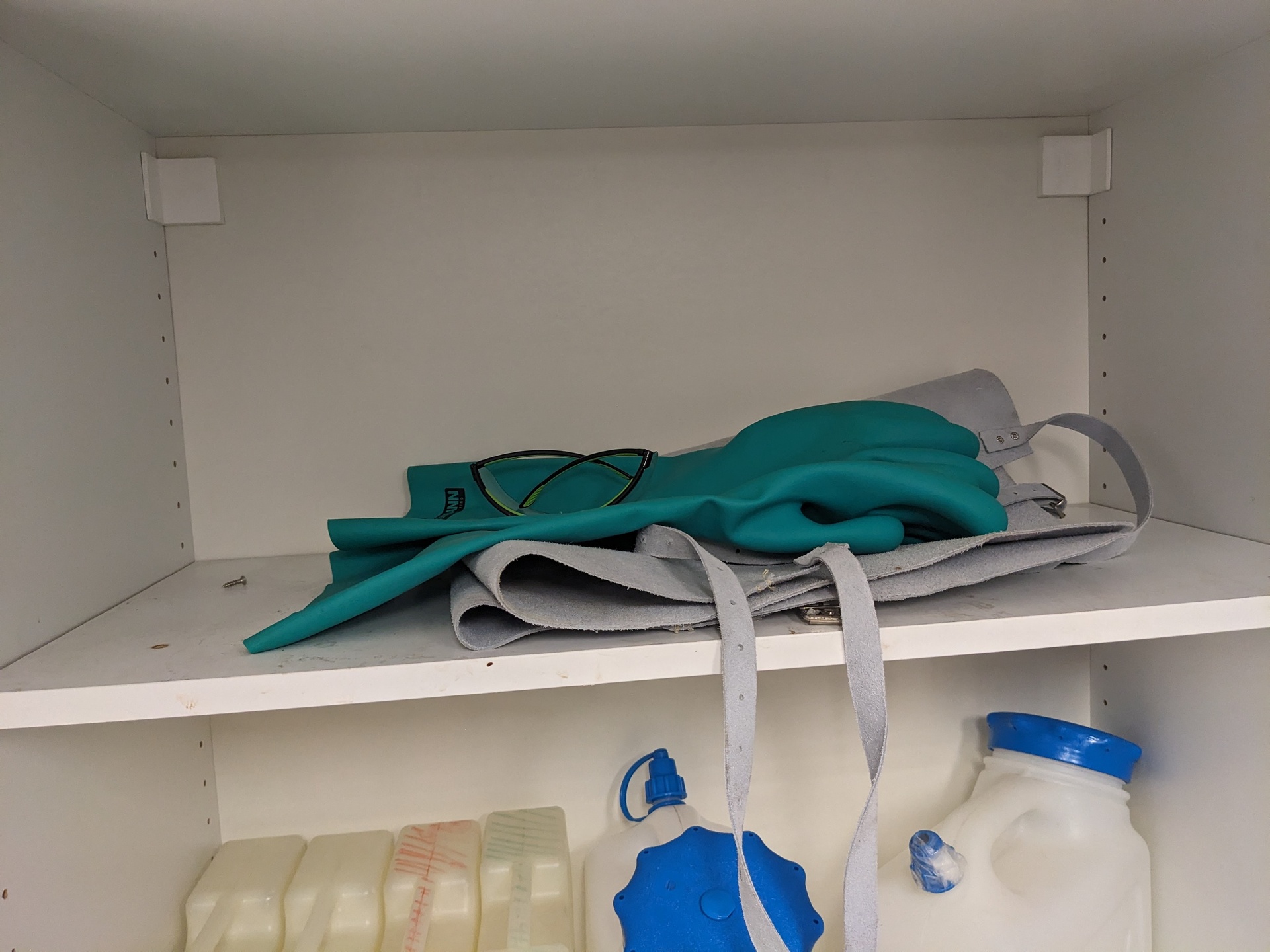 Inhoud laboratorium bovenkast