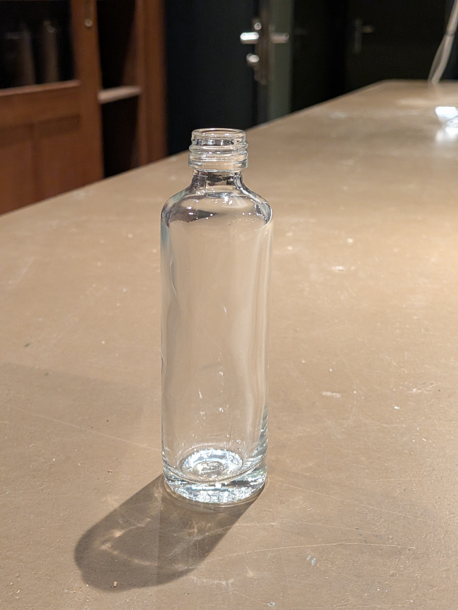 Partij lege miniatuur flesjes zonder dop