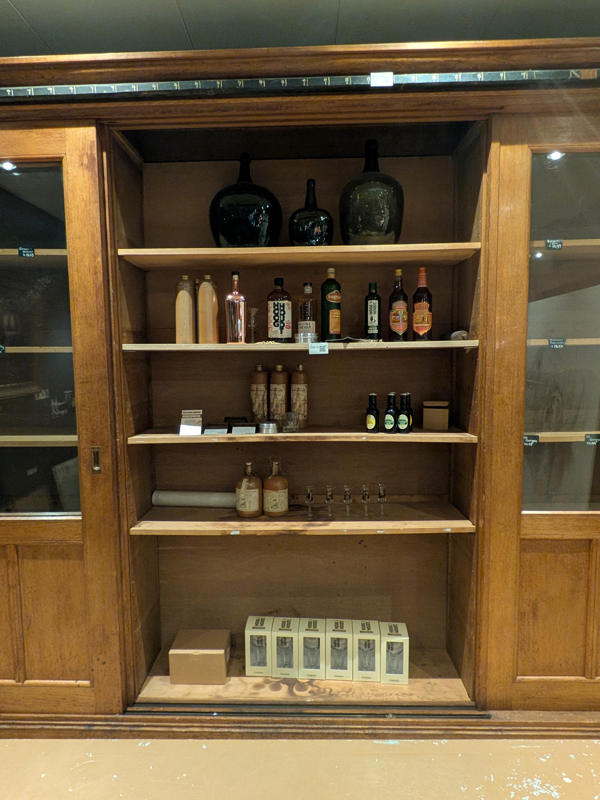 Divers Hooghoudt memorabilia