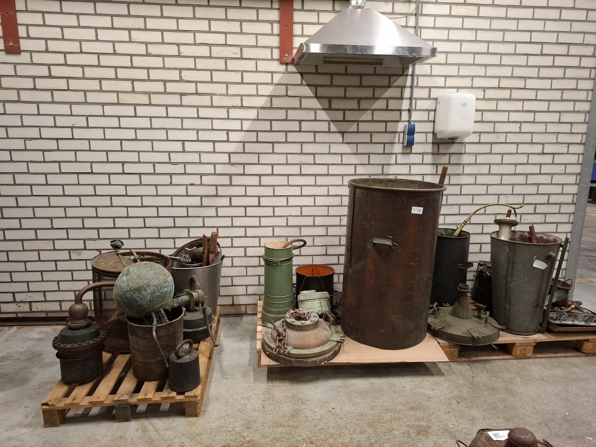 Diverse onderdelen t.b.v. distilleerderij