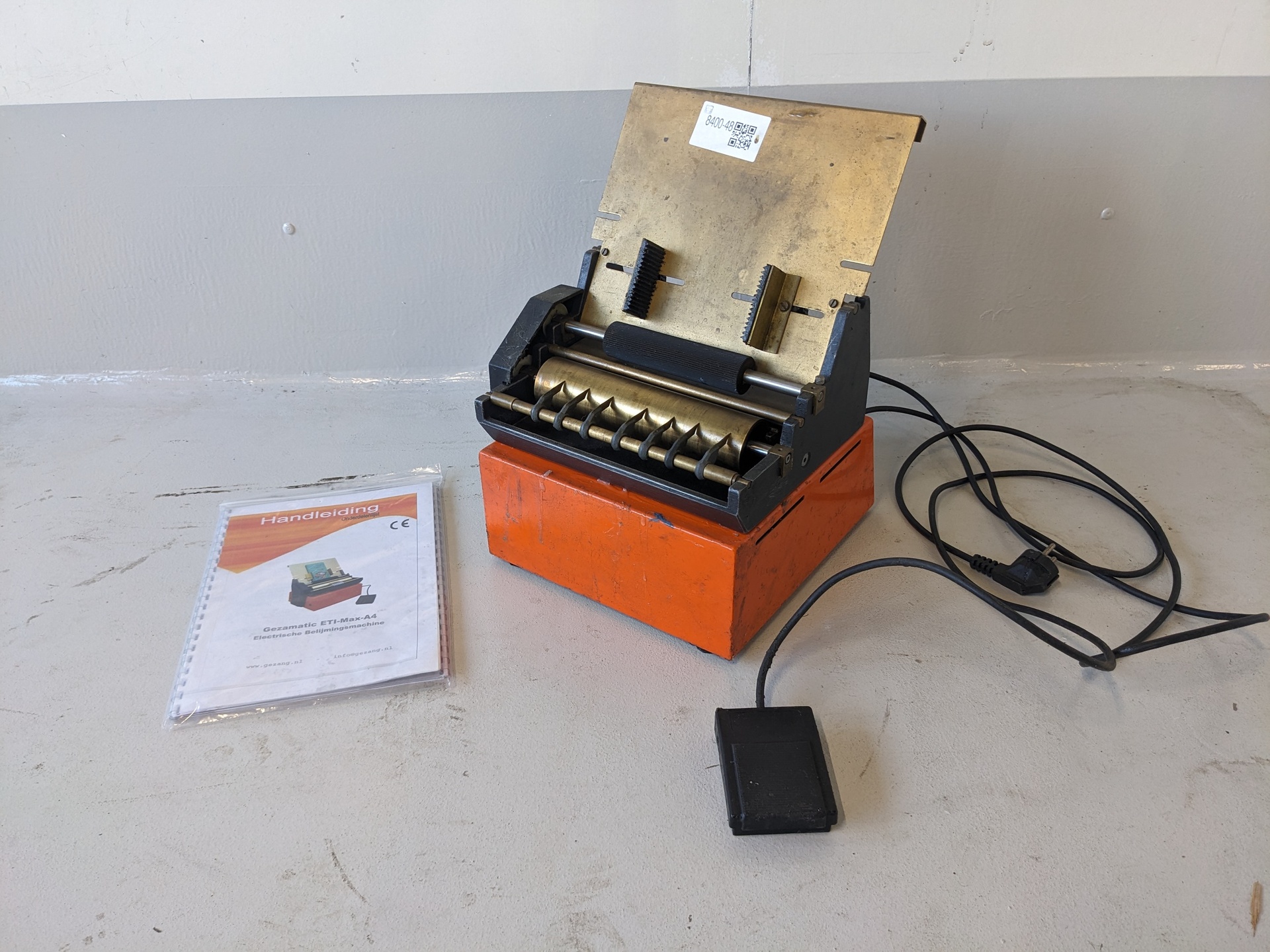 Natlijm belijm machine, Gezang, ETI Max A4, 2010