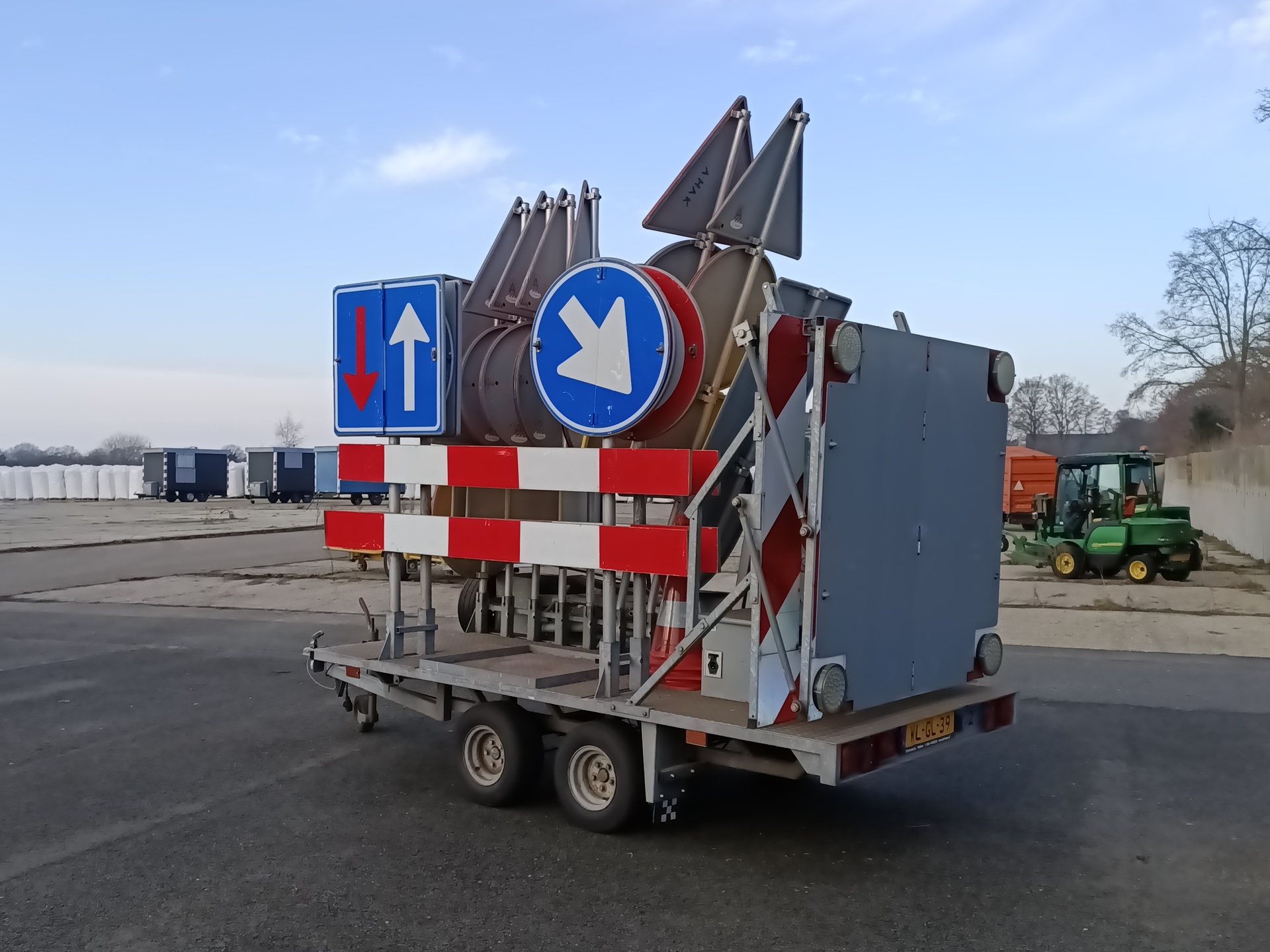 Actiewagen met verkeersborden, DOORNWAAD, DPW VAR/C, 2005