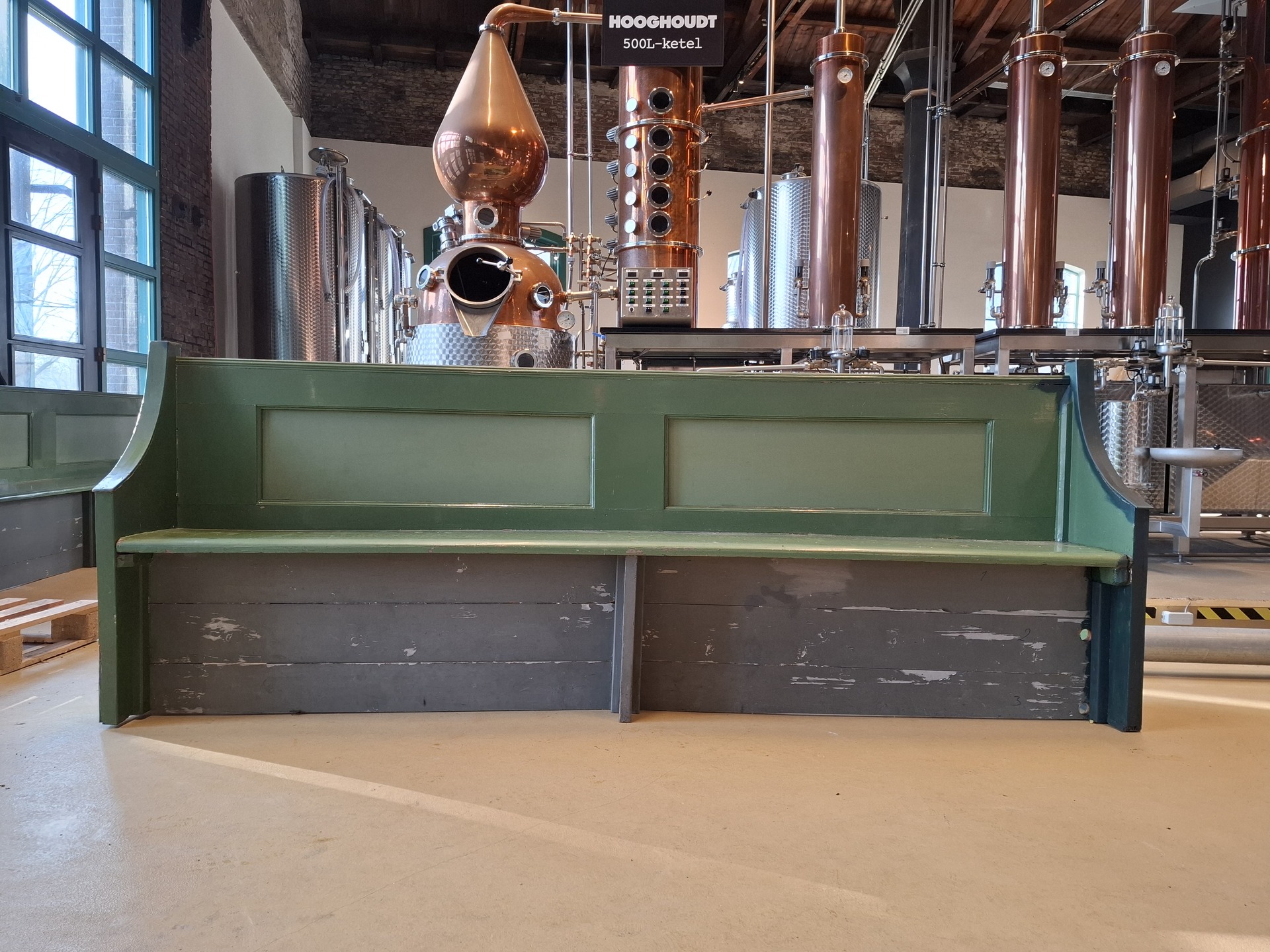 Nostalgische kerkbank groen