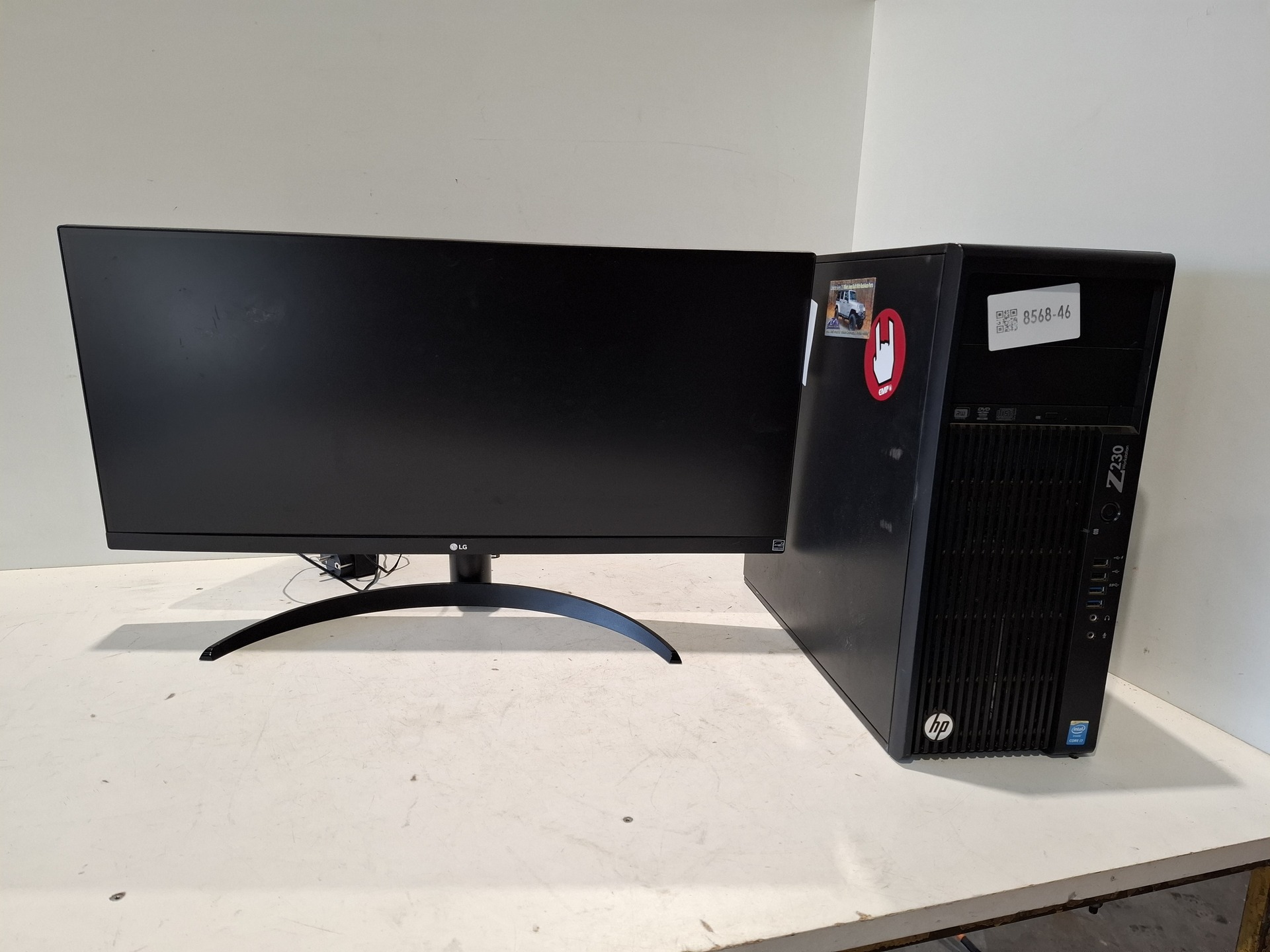Computer met ultrawide monitor HP, LG, Z230, core i7