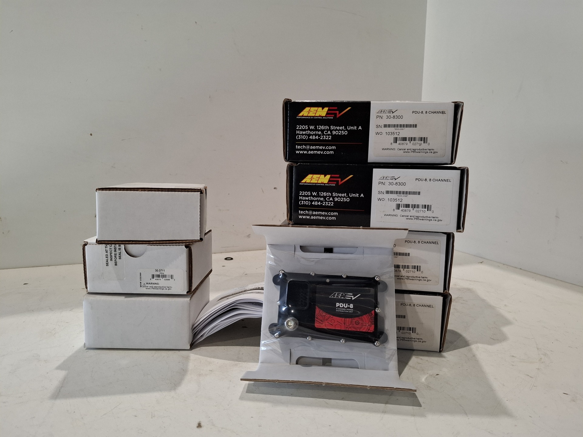 4x 8-Kanaals stroomverdeeleenheid AEM EV, PDU-8