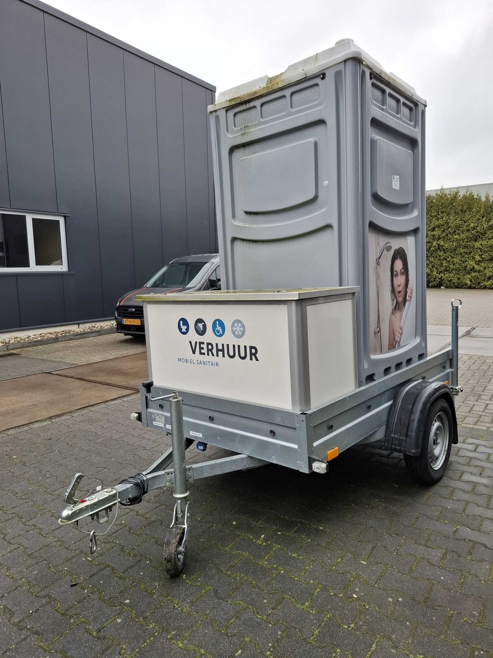 Mobiele douche unit op aanhanger
