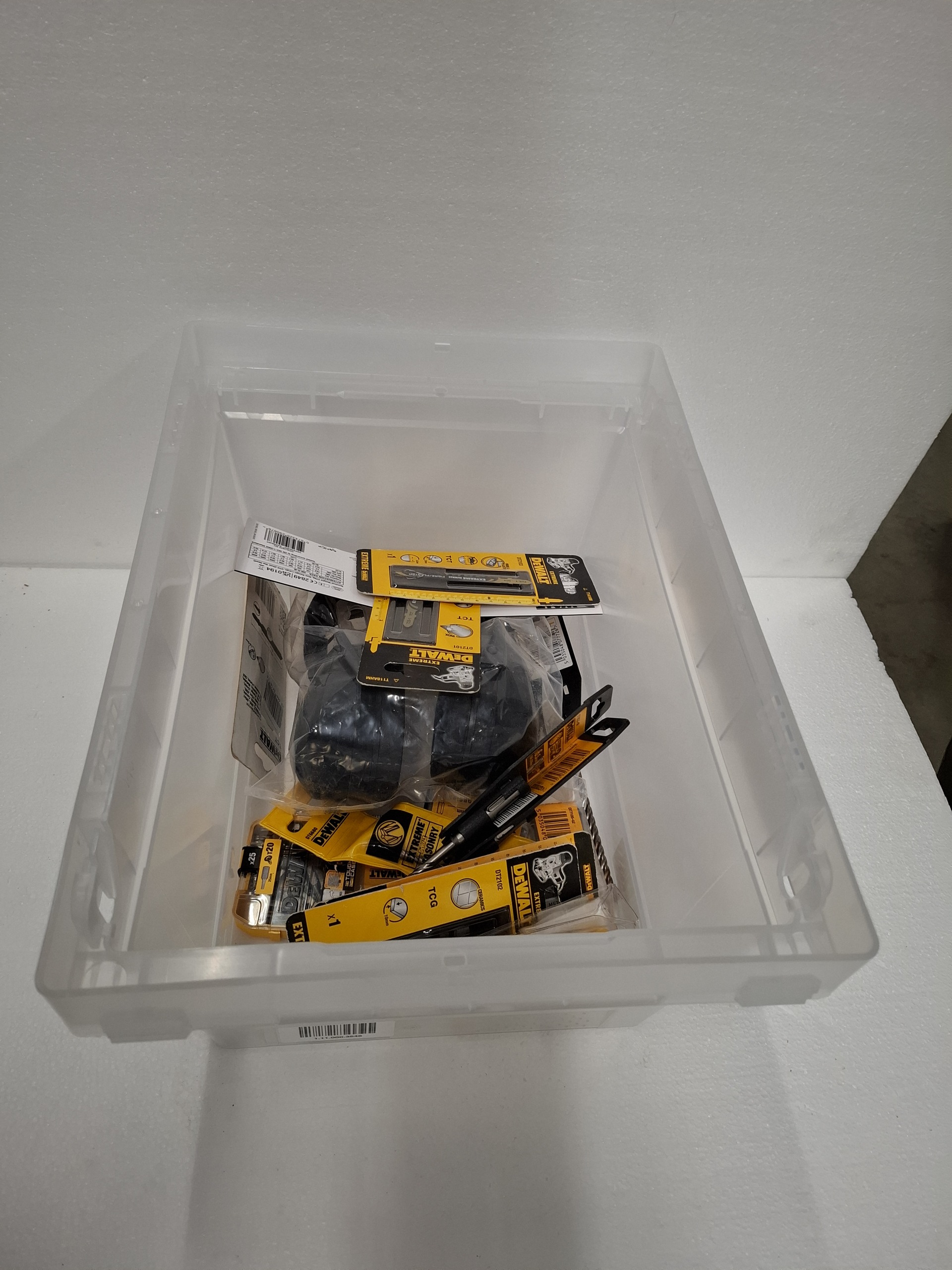 DeWALT surprise box wvp ong. € 250,-, DeWALT