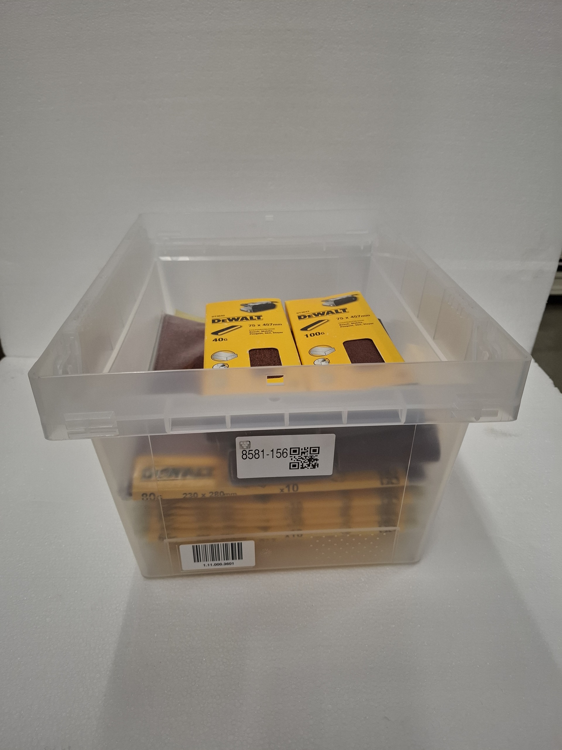 Assortiment schuurmiddelen wvp ong. € 100,-, DeWALT