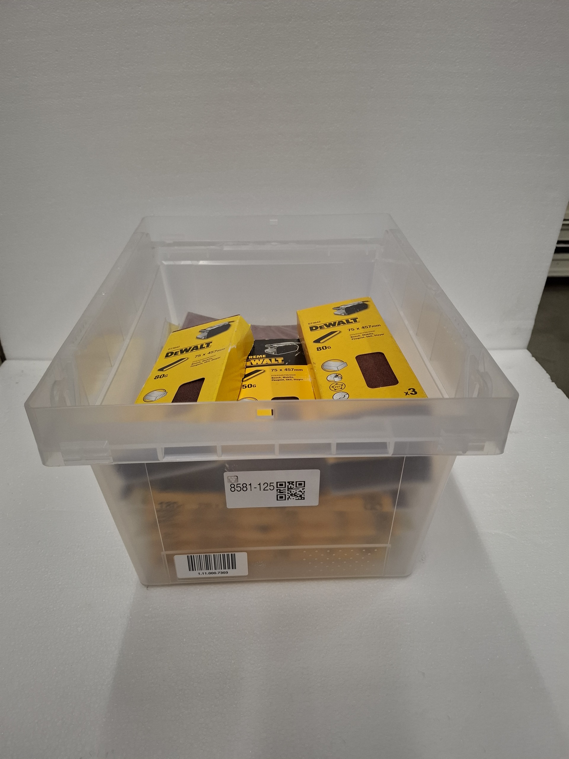 Assortiment schuurmiddelen wvp ong. € 100,-, DeWALT