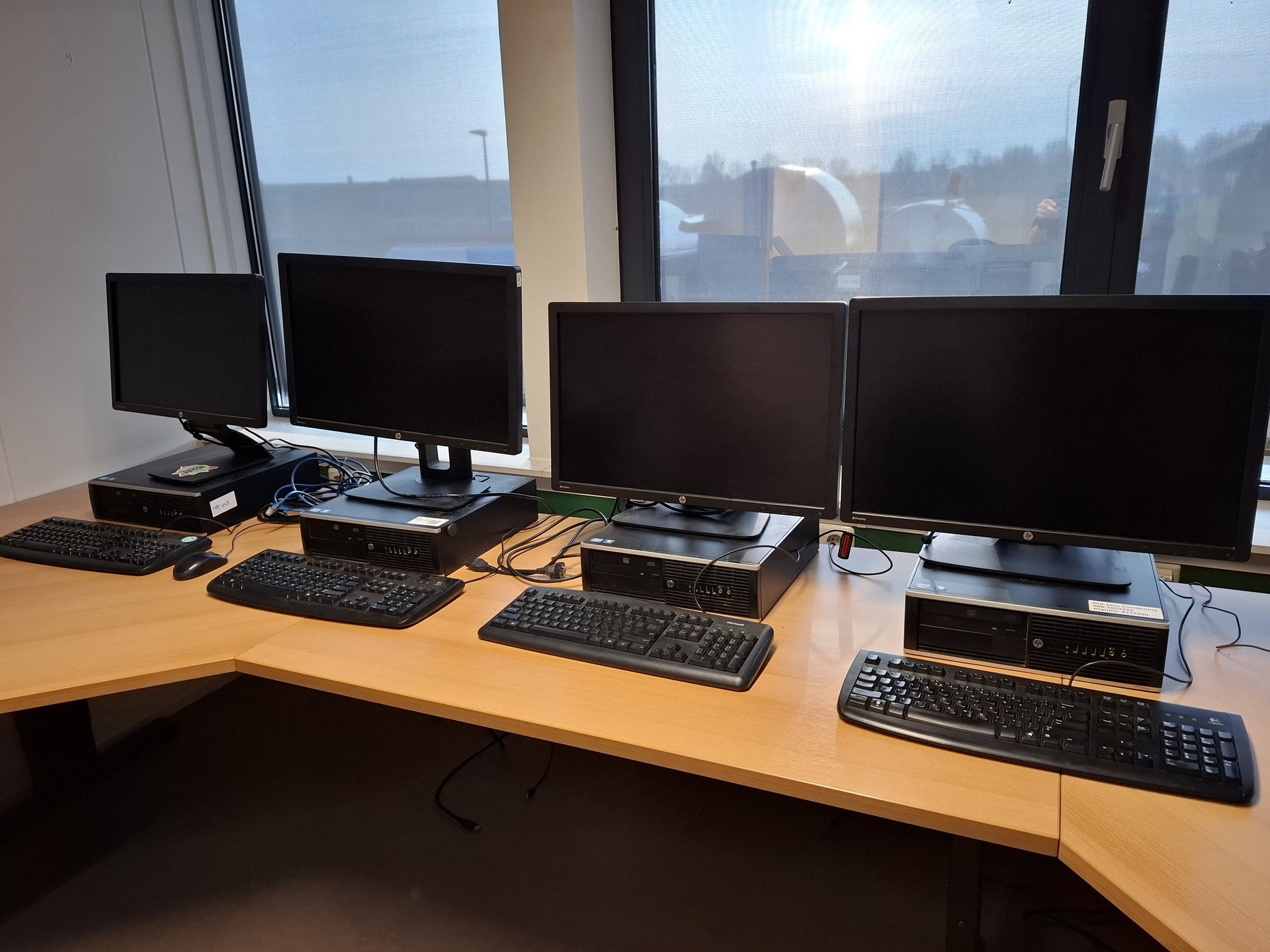 4x Computer met beeldscherm en toetsenbord HP, HP Pro 6300 SFF i5 en