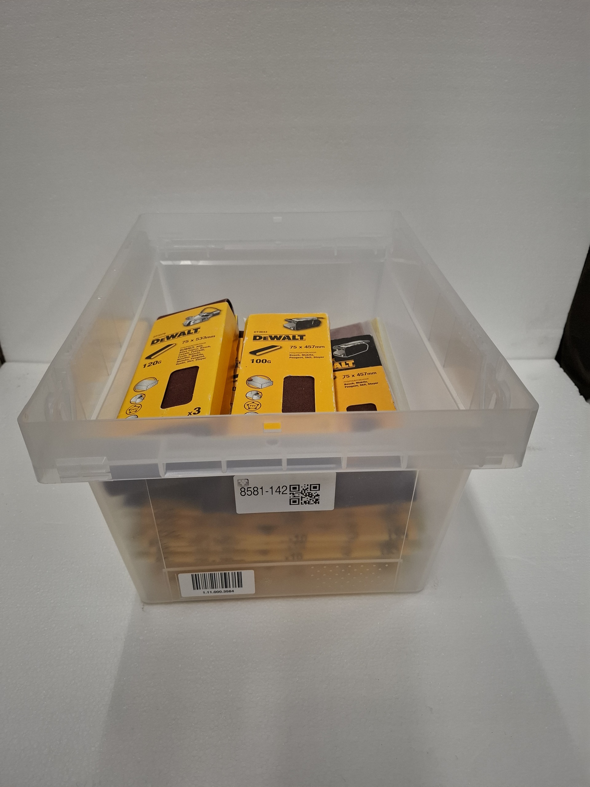 Assortiment schuurmiddelen wvp ong. € 100,-, DeWALT