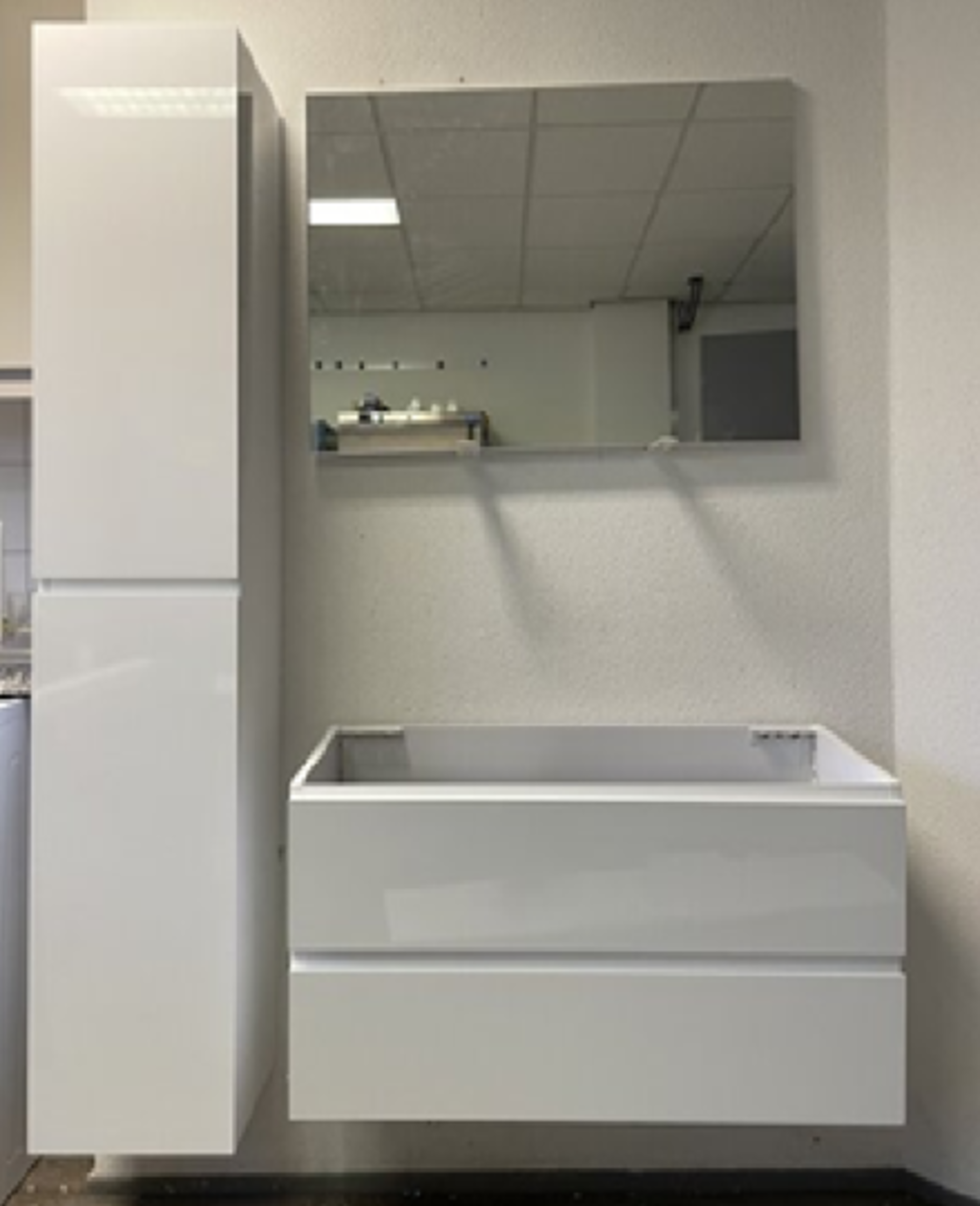 Badmeubel, hoge kast en spiegel, The Collection, Concept, Wit