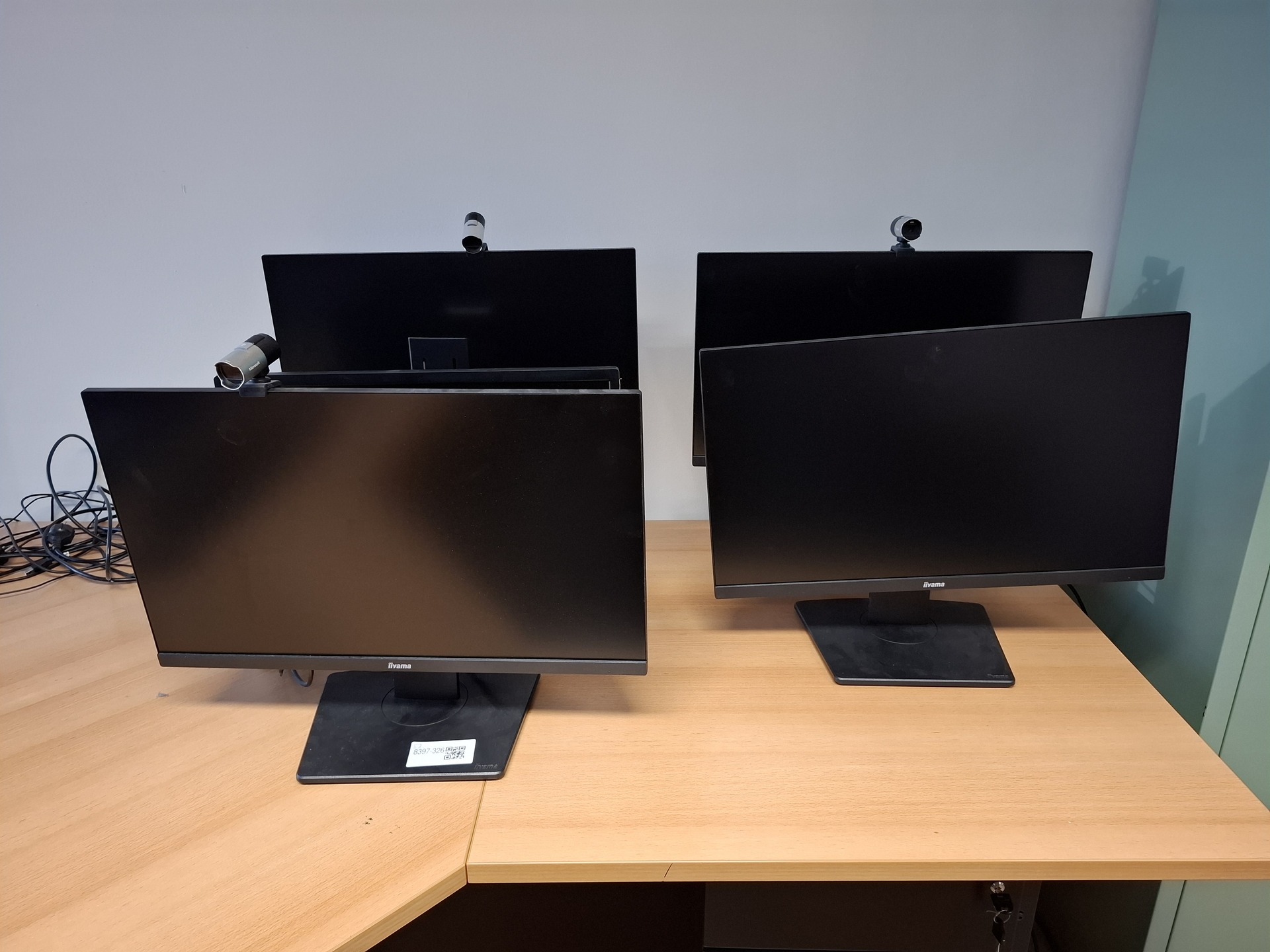 5x Beeldscherm IIyama, o.a. Prolite B2283HS