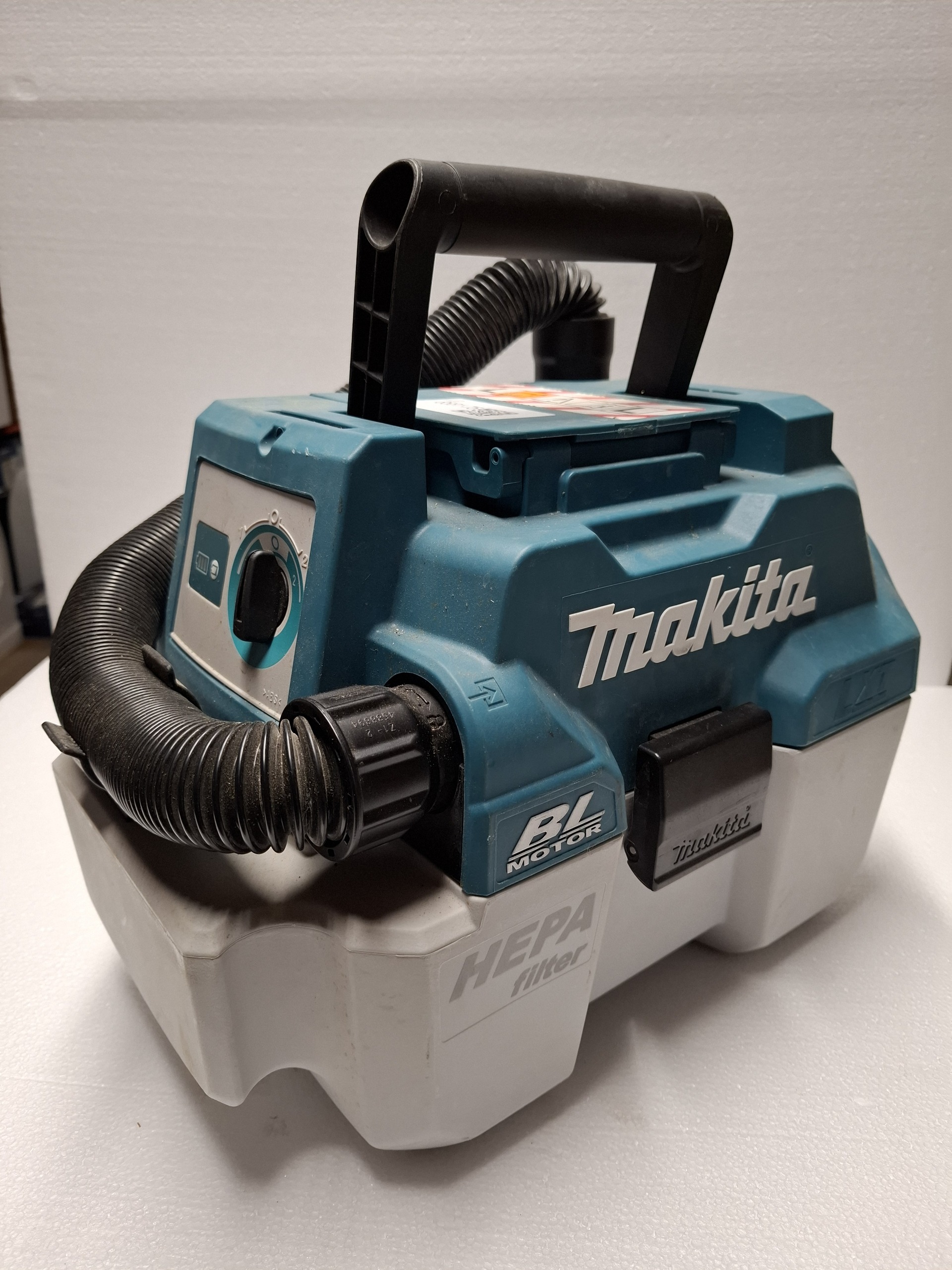 Stofzuiger 18V (body only), Makita, DVC750L