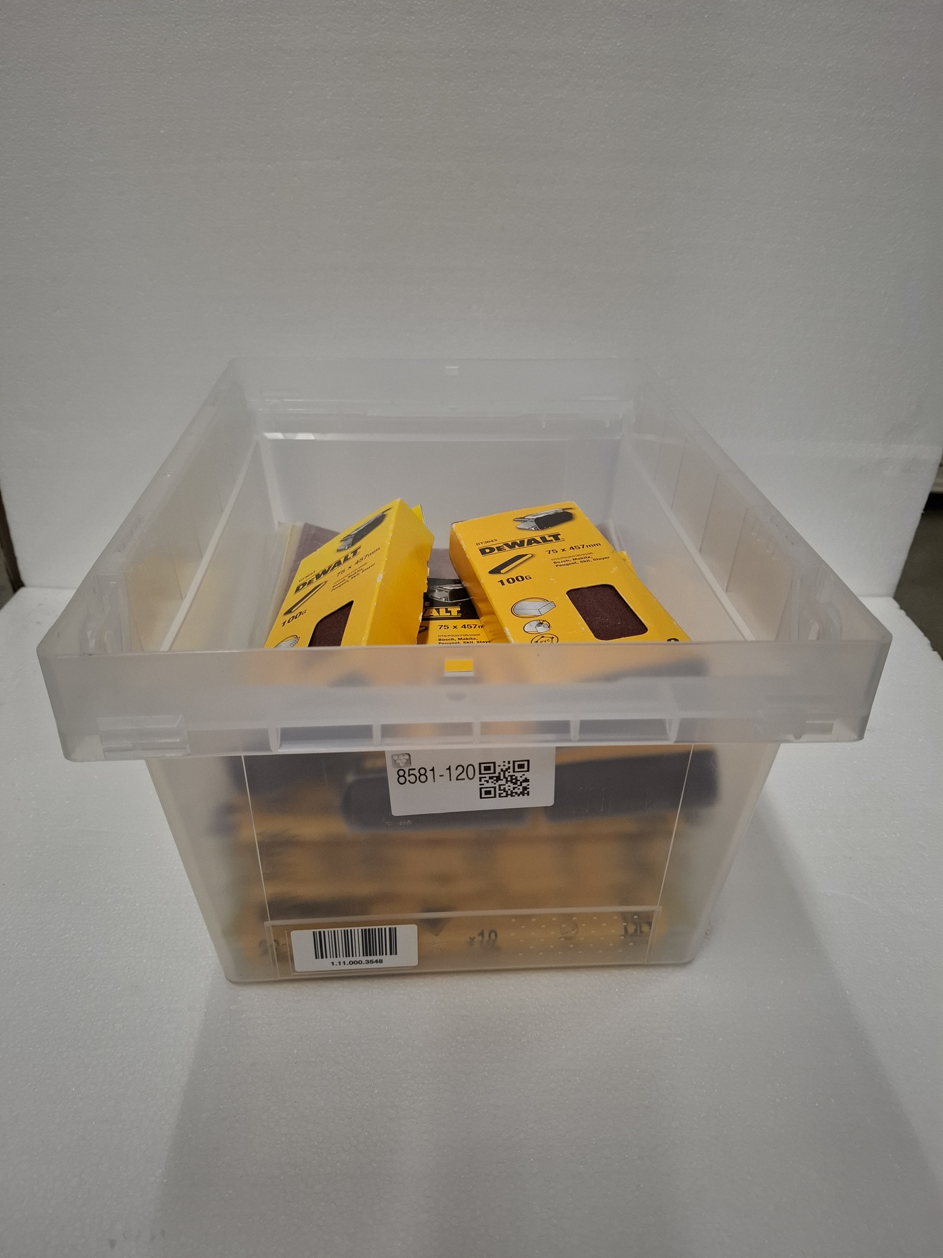Assortiment schuurmiddelen wvp ong. € 100,-, DeWALT