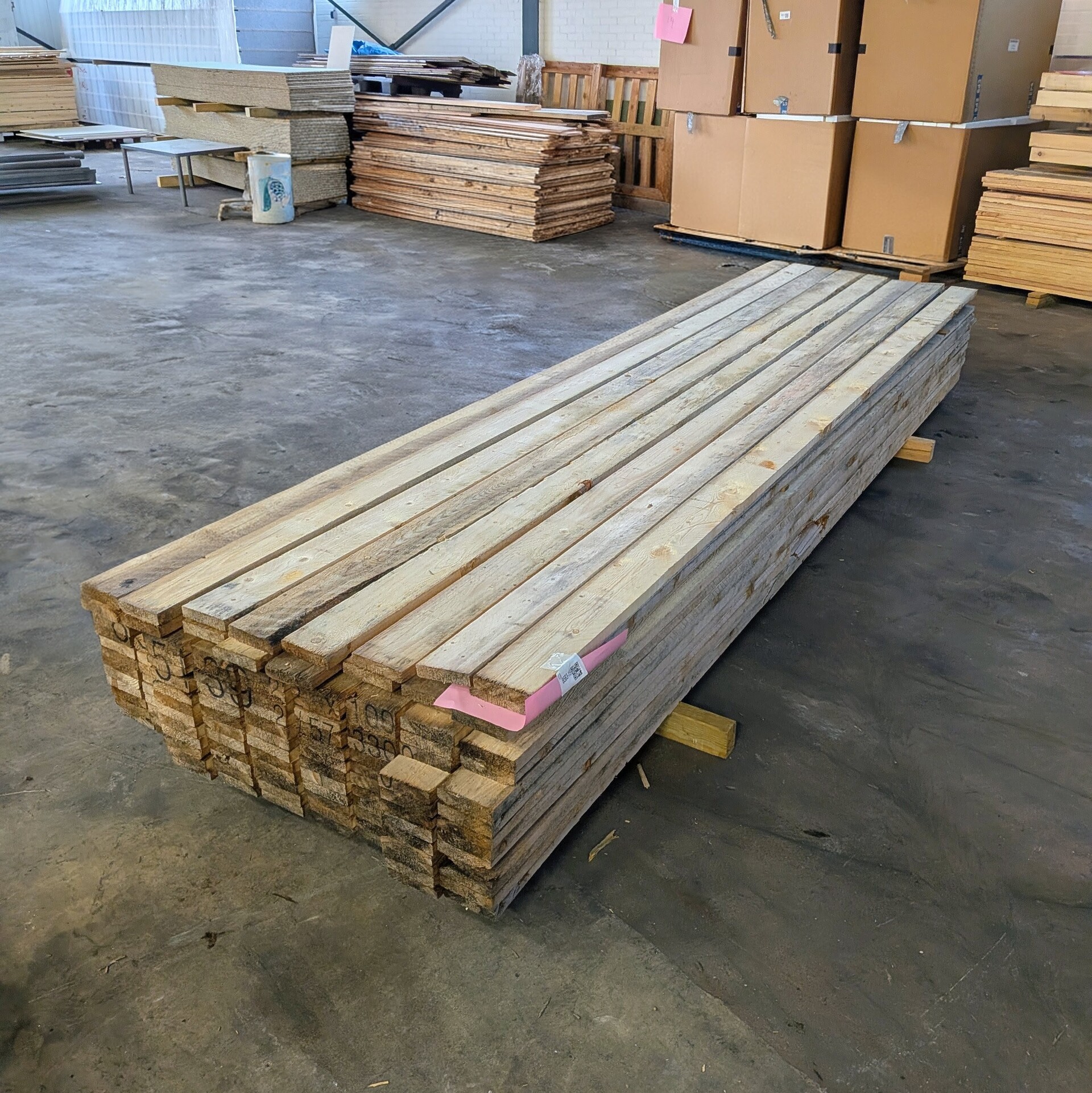 Ca. 125x Vuren Plank ruw