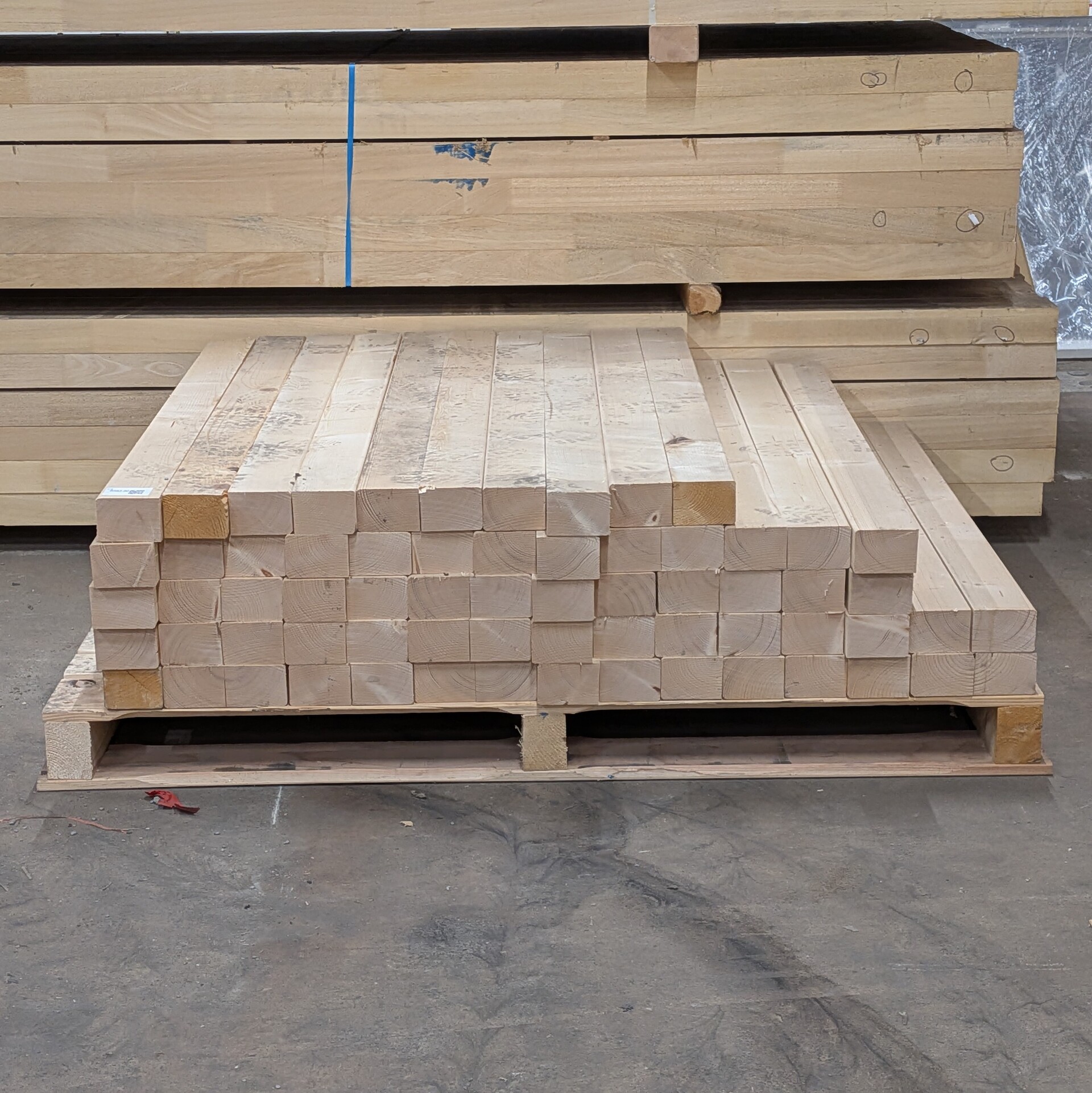 66x Partij vurenhout balk