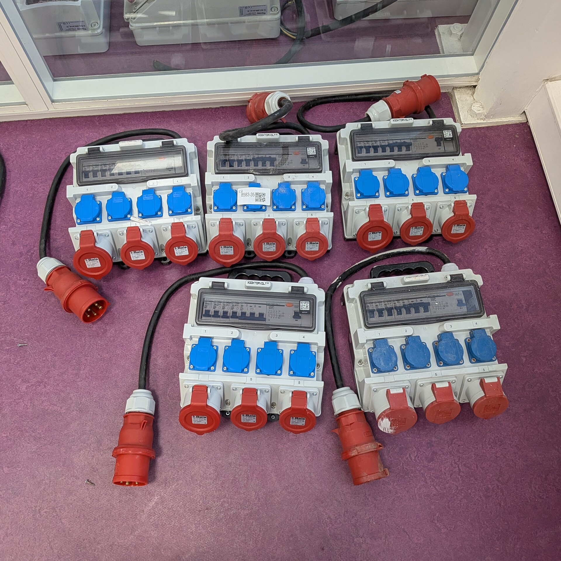 5x Stroomverdeelkast Doktervolt, stroomverdeler