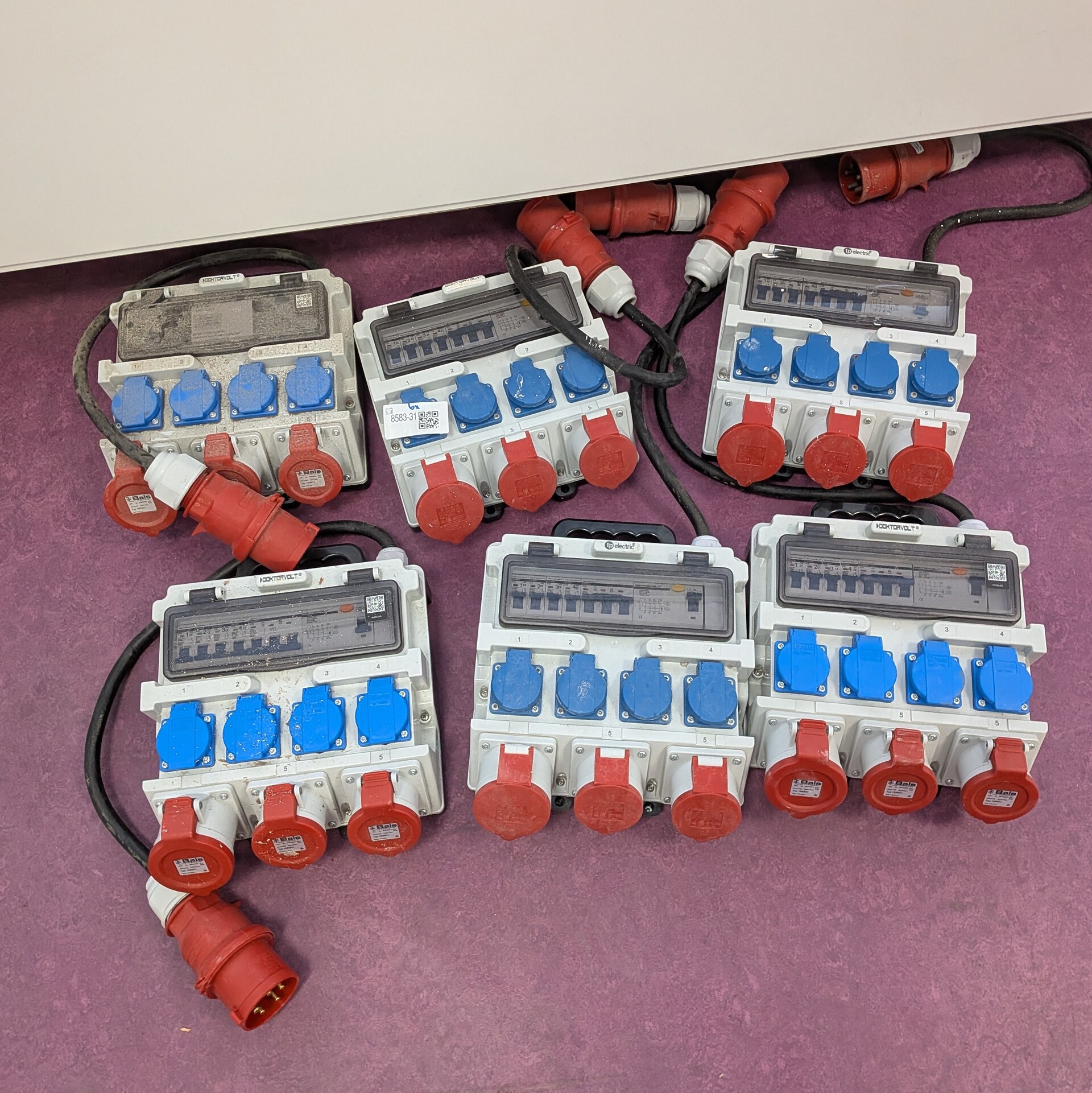 6x Stroomverdeel kast Doktervolt, stroomverdeler