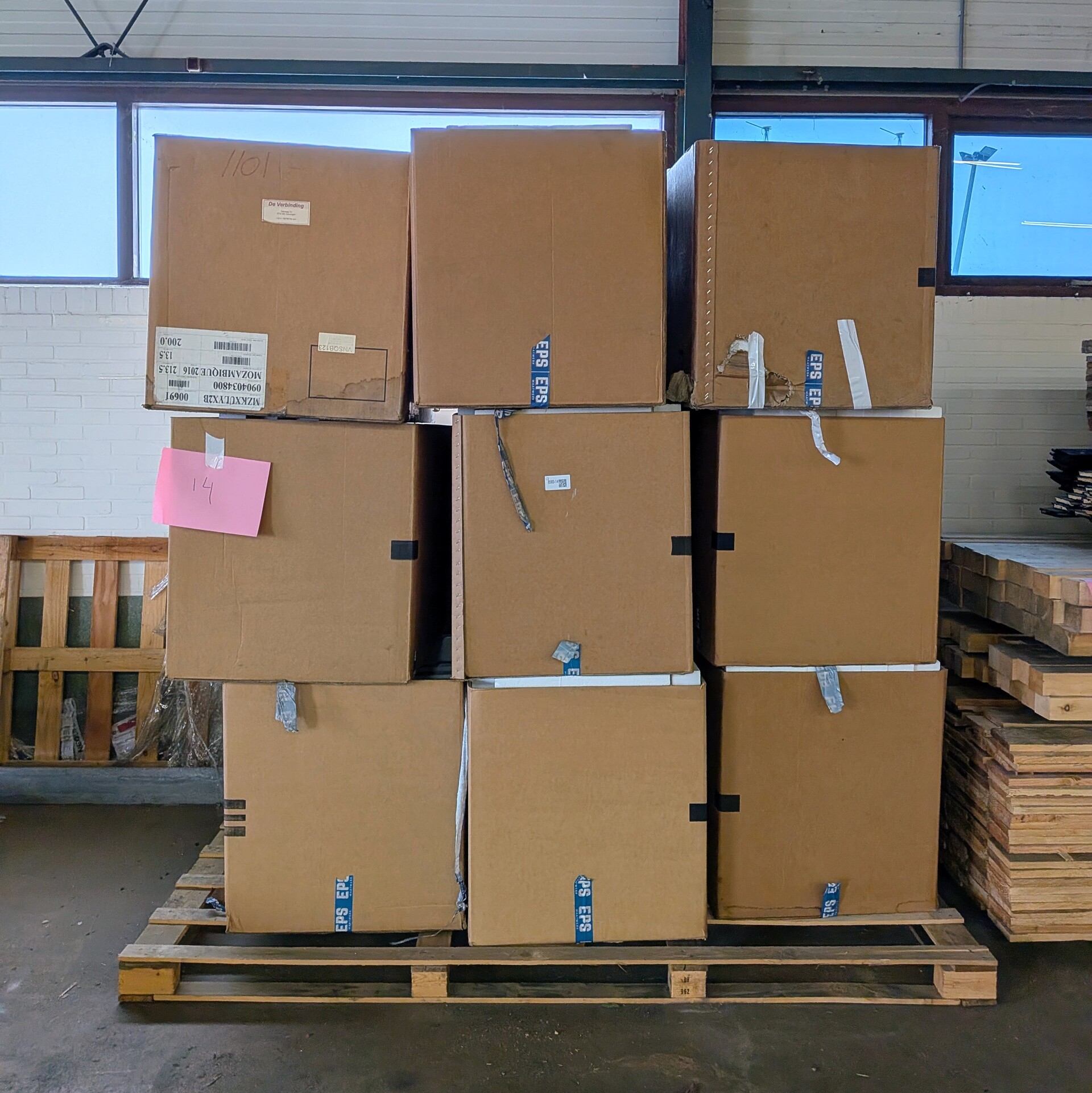 Ca. 1240x Piepschuim blok ca. 80x80mm wit