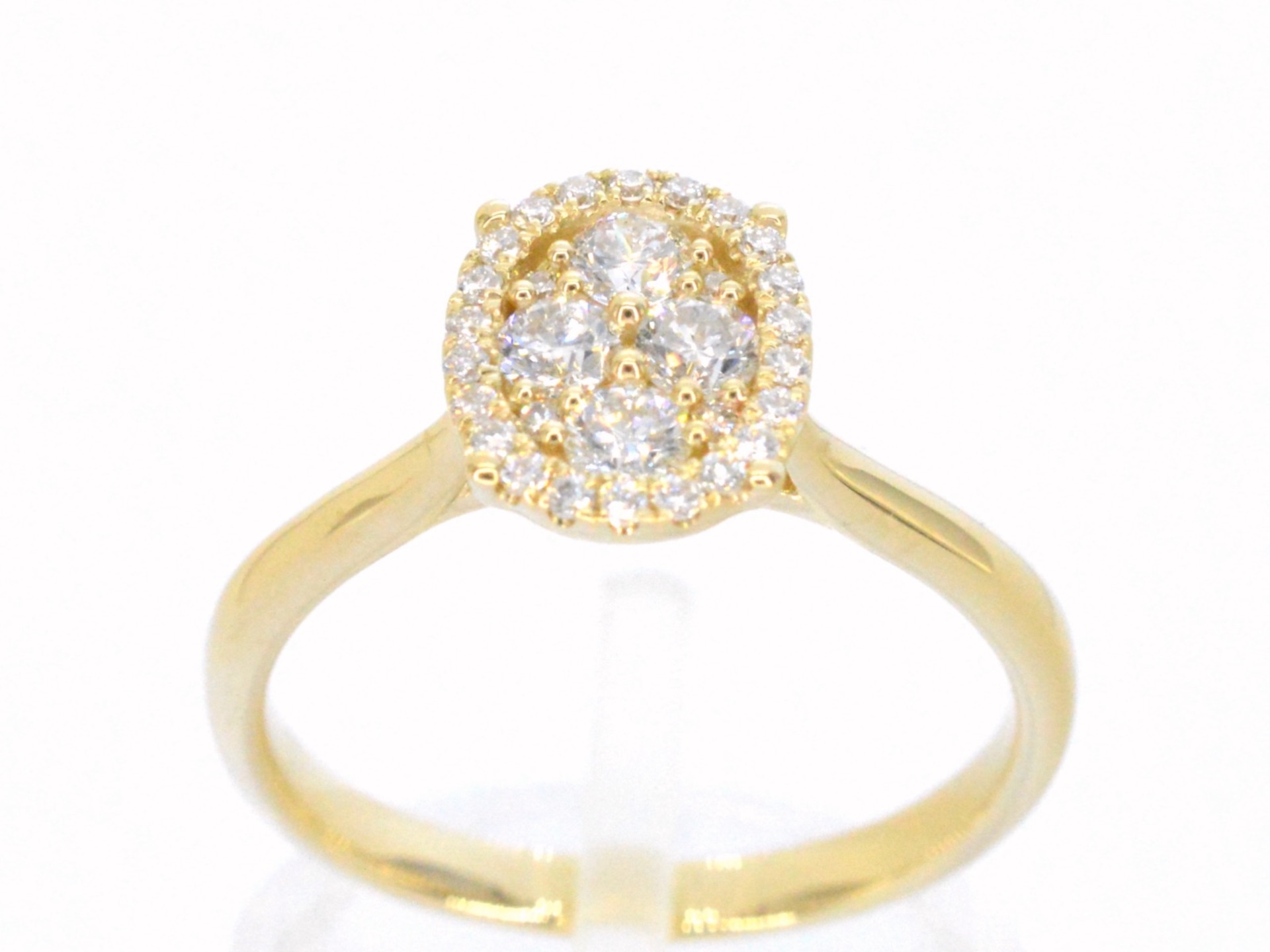 Gouden ring met diamanten in ovaal vorm