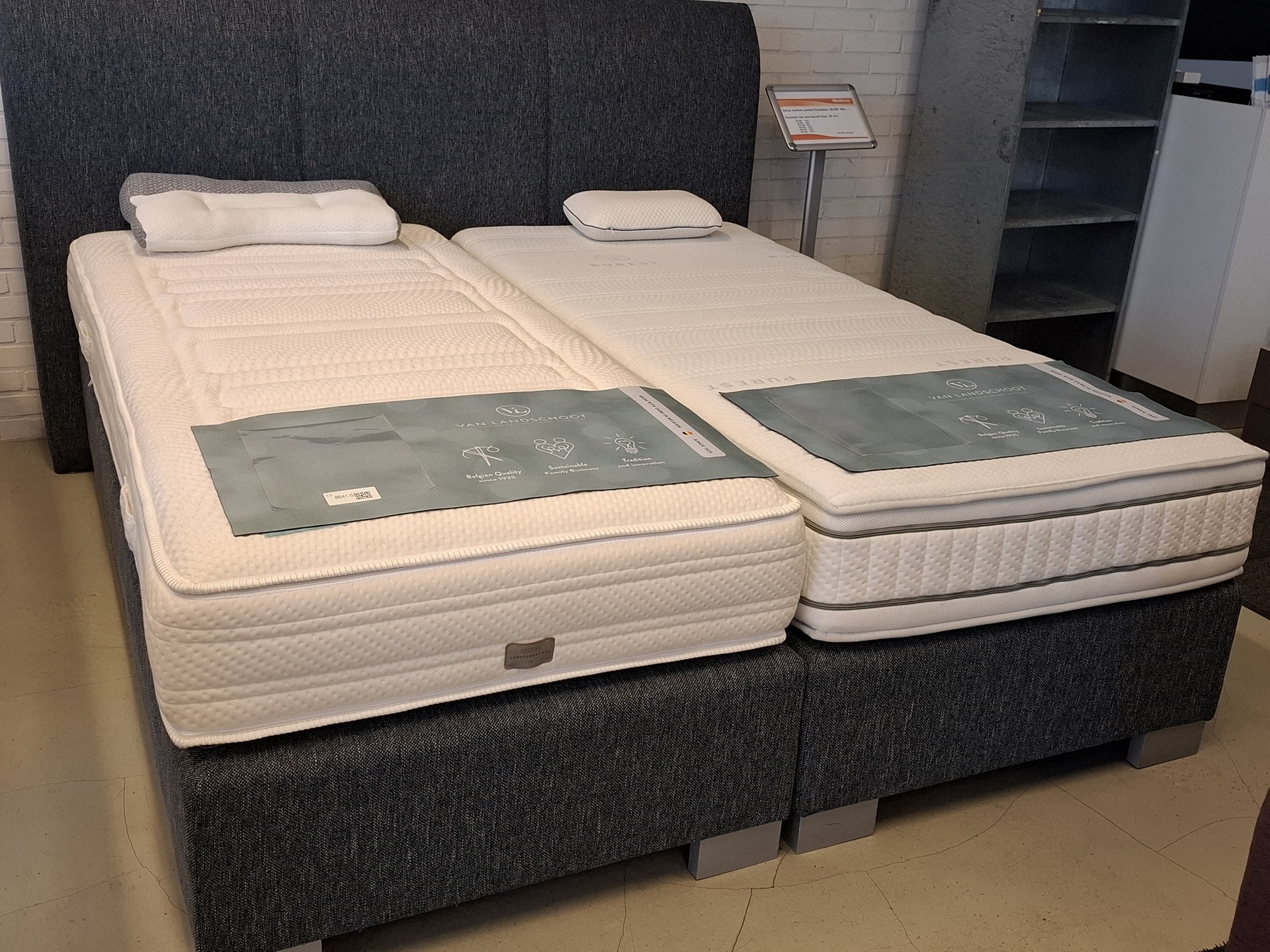 2 Persoons boxspring met hoofdbord o.a. van Landschoot